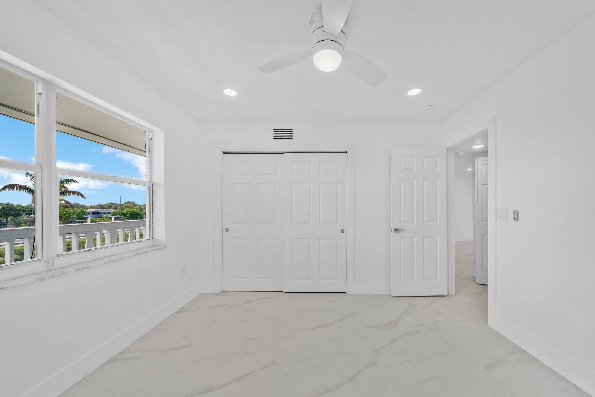 9880 Marina Boulevard, #1536, Boca Raton, FL 33428 16 Guest Area (4)