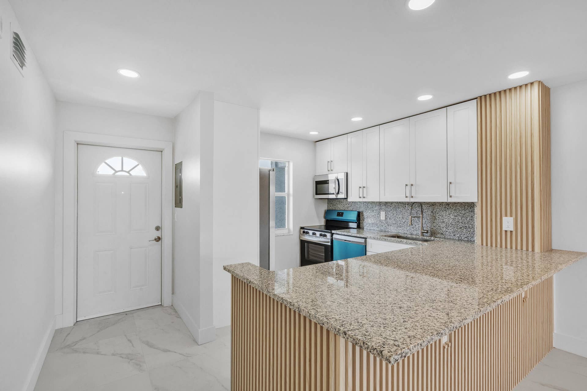 9880 Marina Boulevard, #1536, Boca Raton, FL 33428 17 Kitchen (4)
