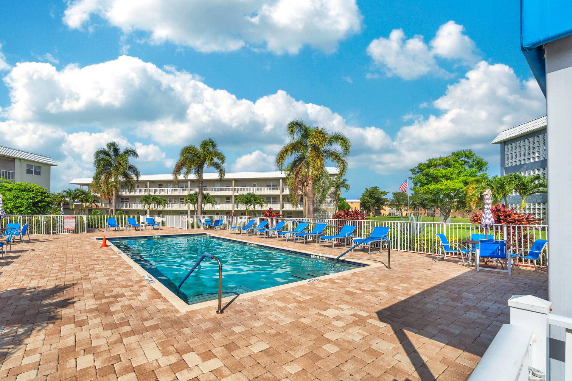 9880 Marina Boulevard, #1536, Boca Raton, FL 33428 20 Community Pool (1)