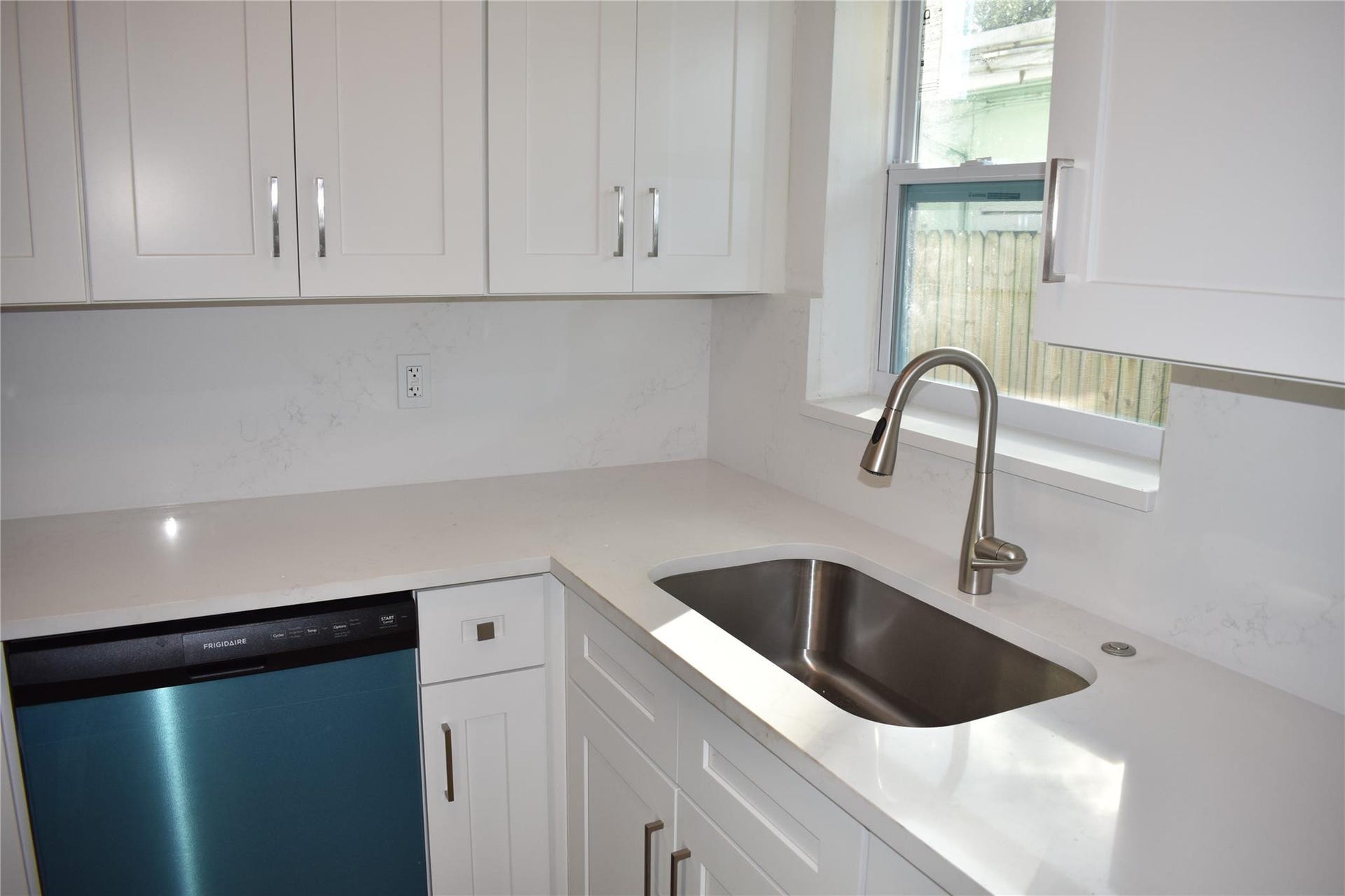 816 SE 6th Court, Fort Lauderdale, FL 33301 New Kitchen