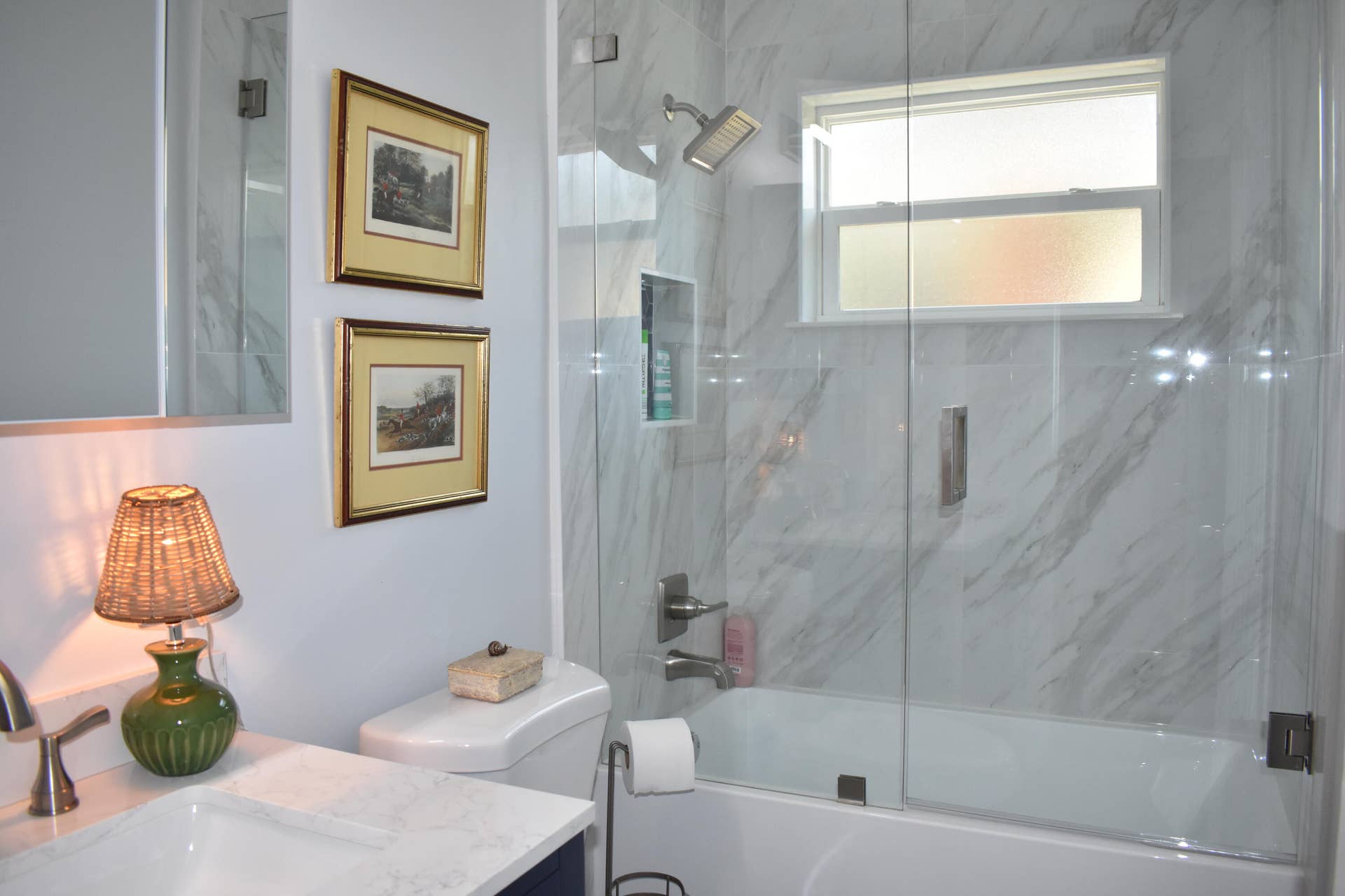 816 SE 6th Court, Fort Lauderdale, FL 33301 Primary Bath