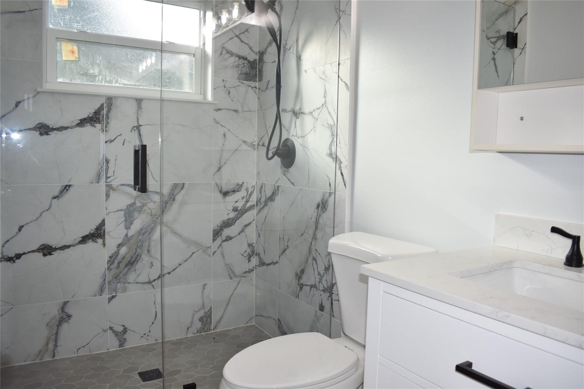 816 SE 6th Court, Fort Lauderdale, FL 33301 All New Guest Bath
