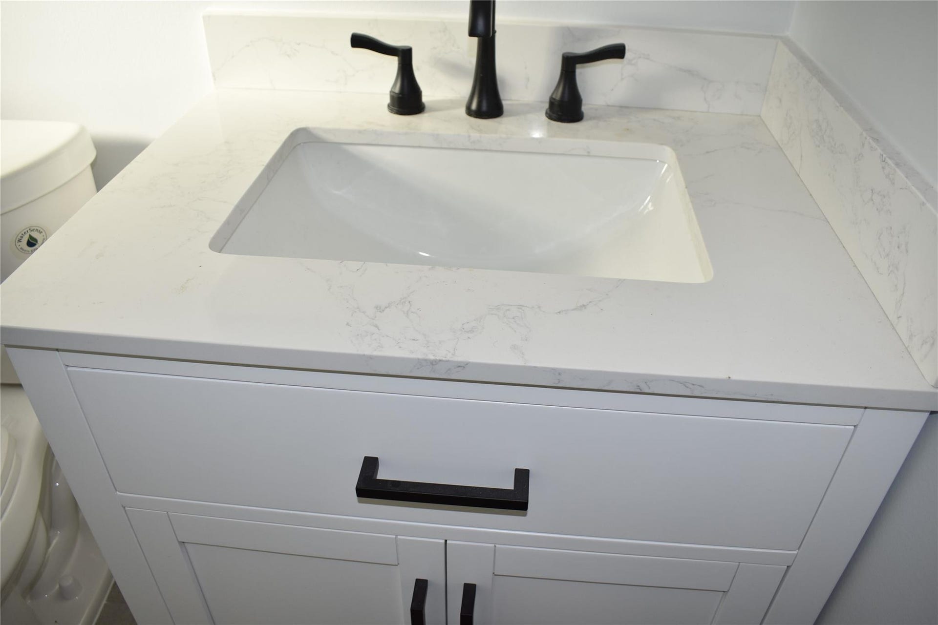 816 SE 6th Court, Fort Lauderdale, FL 33301 New Sink & Vanity