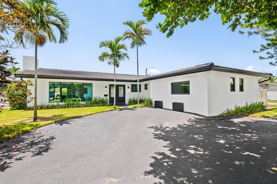Property photo for 5122 CLEVELAND Street, Hollywood, FL