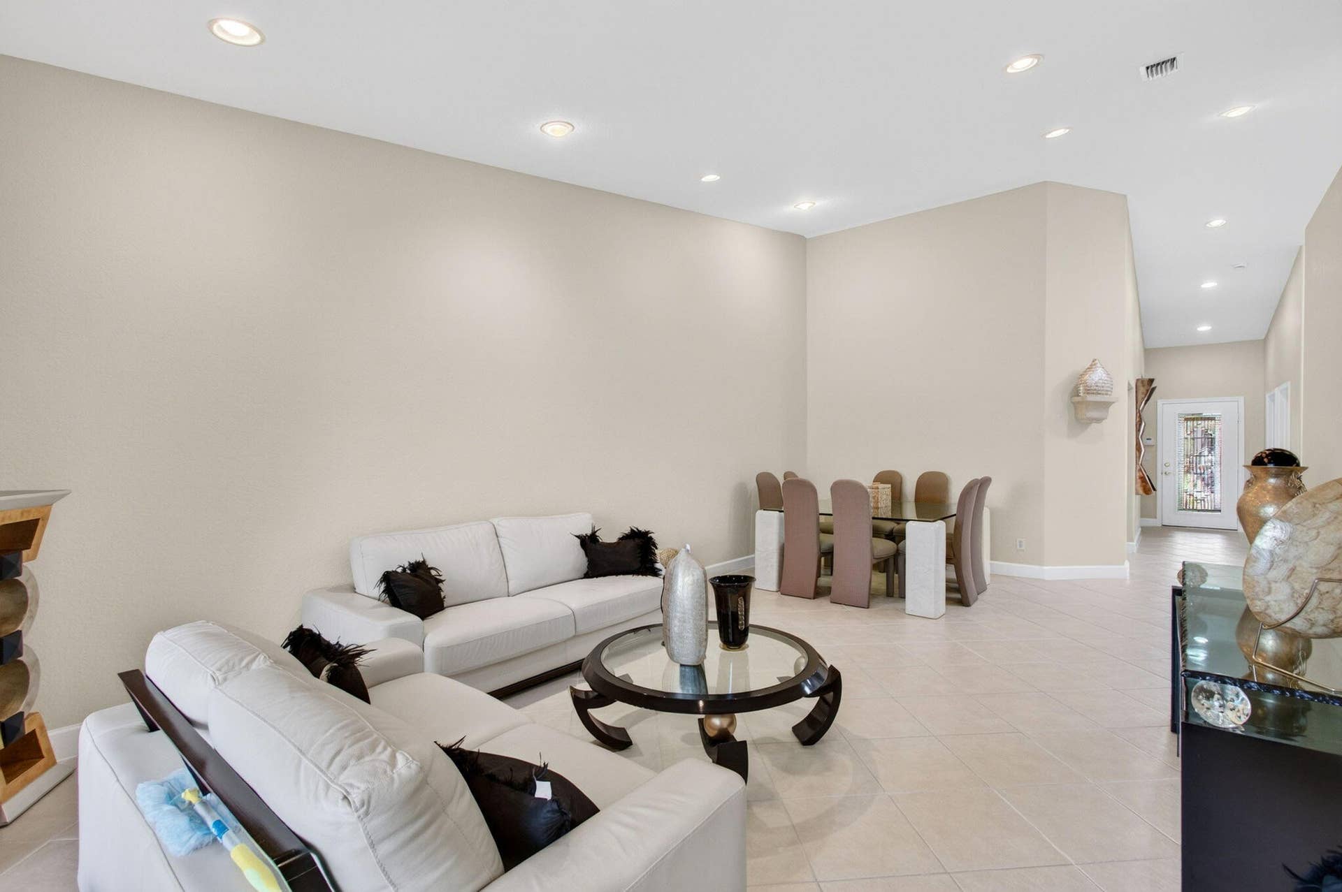 2096 STONINGTON Terrace, West Palm Beach, FL 33411 Living & Dining Rooms