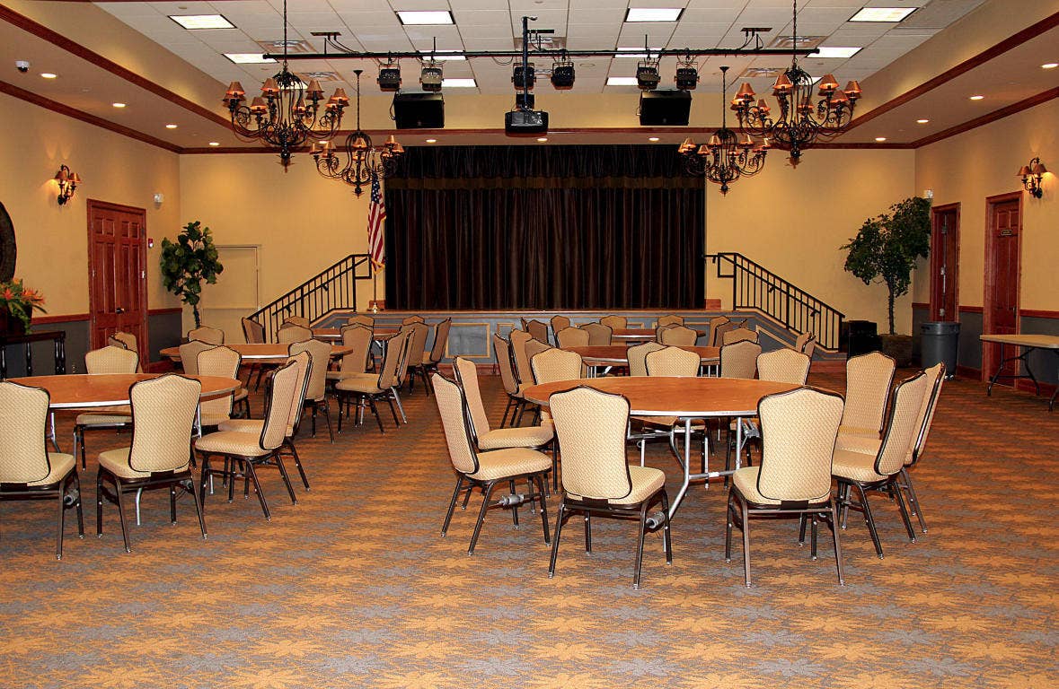 2096 STONINGTON Terrace, West Palm Beach, FL 33411 10-Theatre