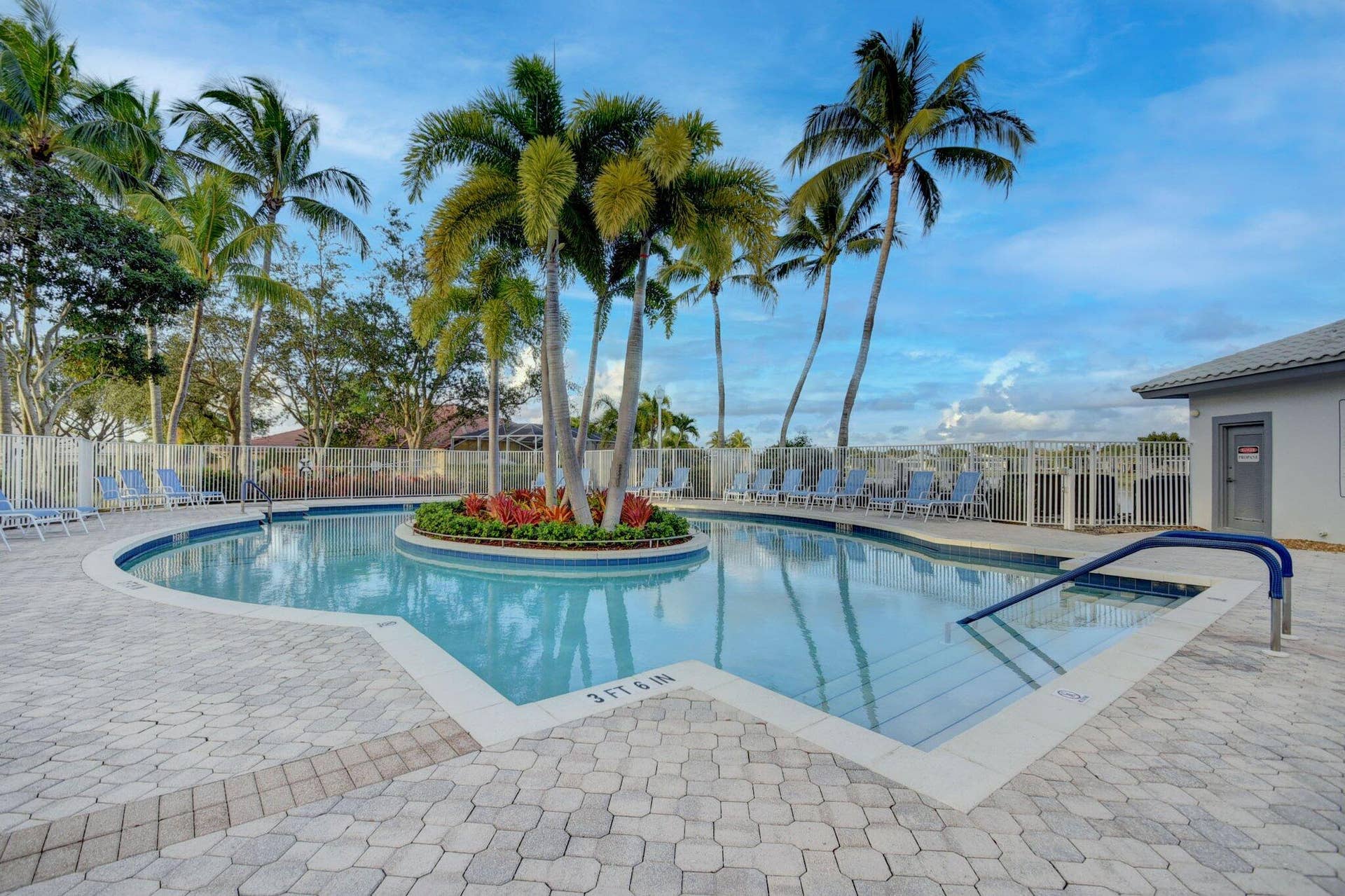 2096 STONINGTON Terrace, West Palm Beach, FL 33411 7-Resistance Pool