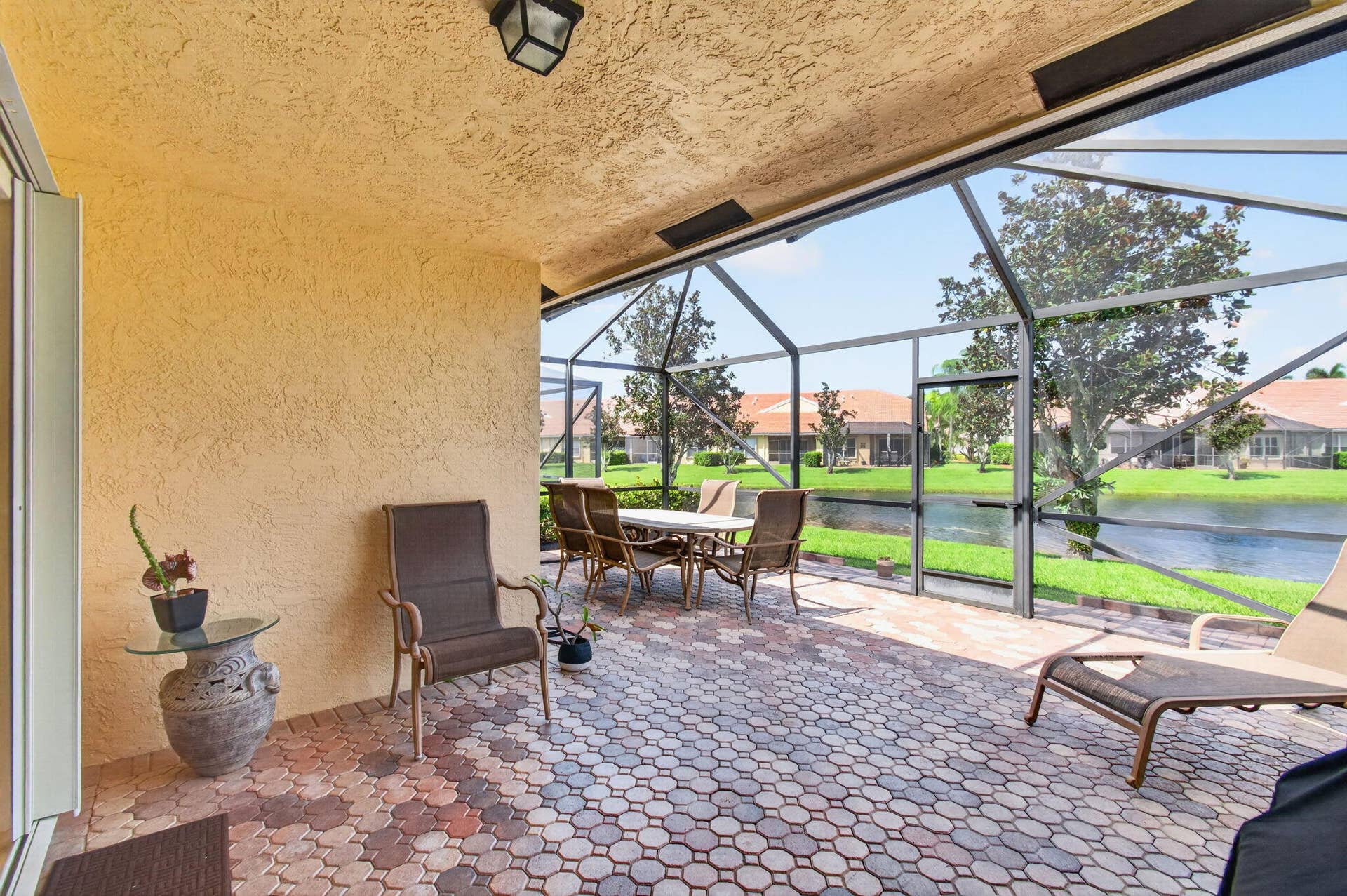 2096 STONINGTON Terrace, West Palm Beach, FL 33411 400+ Sq Ft