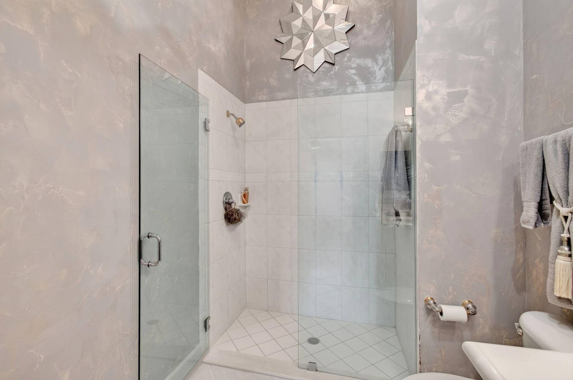2096 STONINGTON Terrace, West Palm Beach, FL 33411 Wall-Width Shower