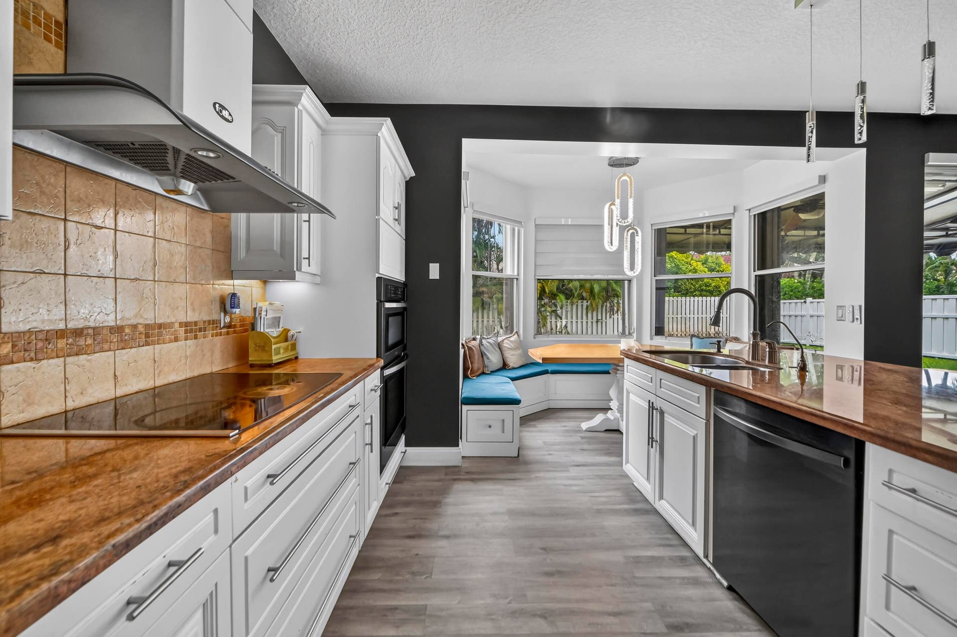 4065 SW 152nd Avenue, Miramar, FL 33027 14 Kitchen 03