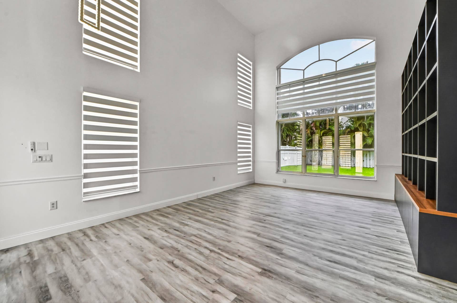 4065 SW 152nd Avenue, Miramar, FL 33027 06 Living room 04