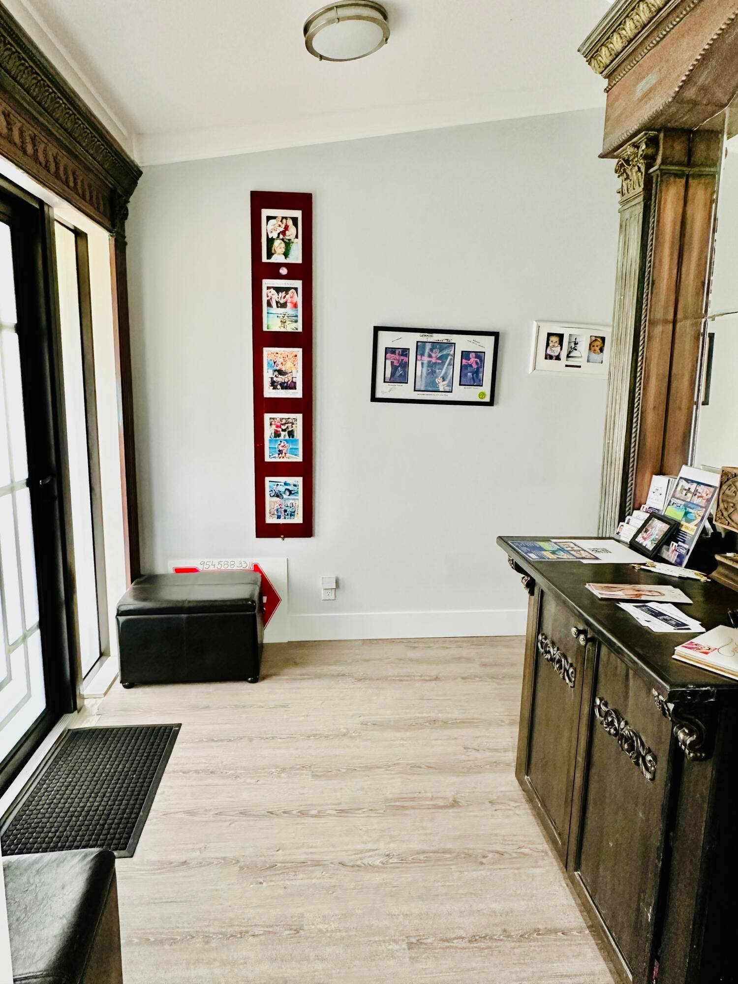 6995 entrance1
