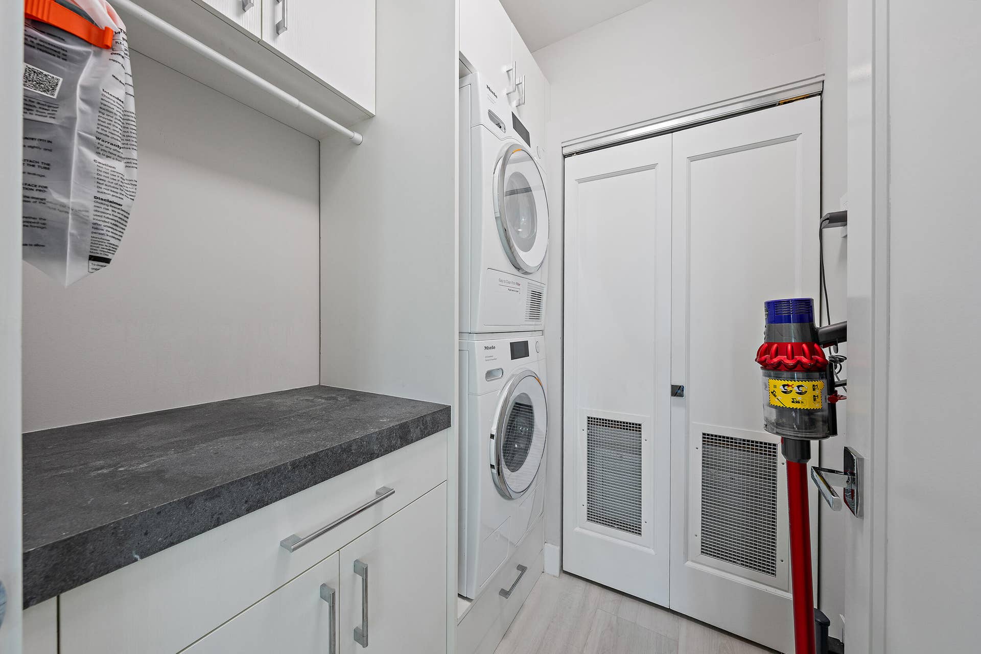 301 Captains Way, Jupiter, FL 33477 Laundry Room