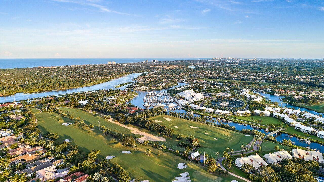 301 Captains Way, Jupiter, FL 33477 Club Golf