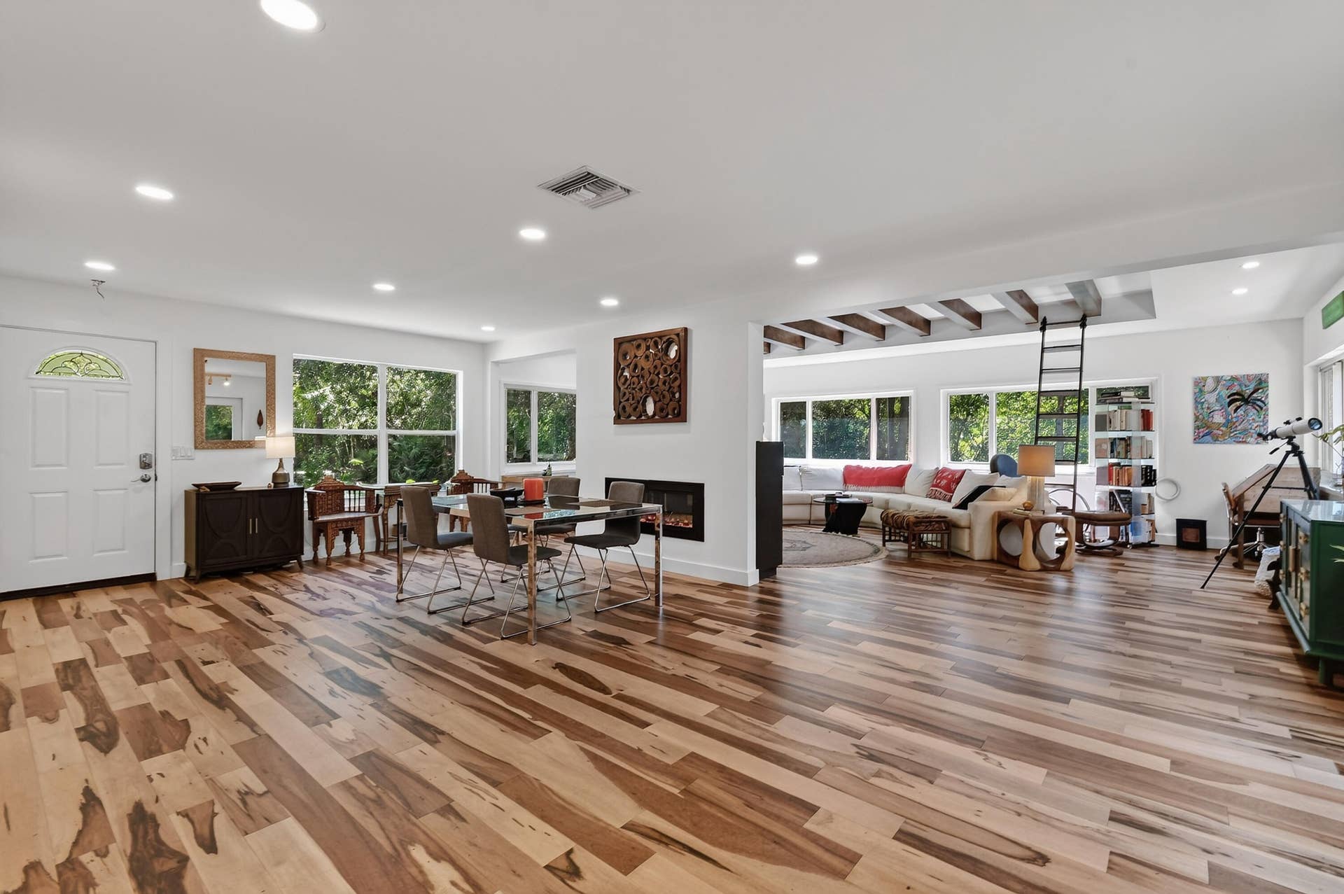 Dining/Living Area