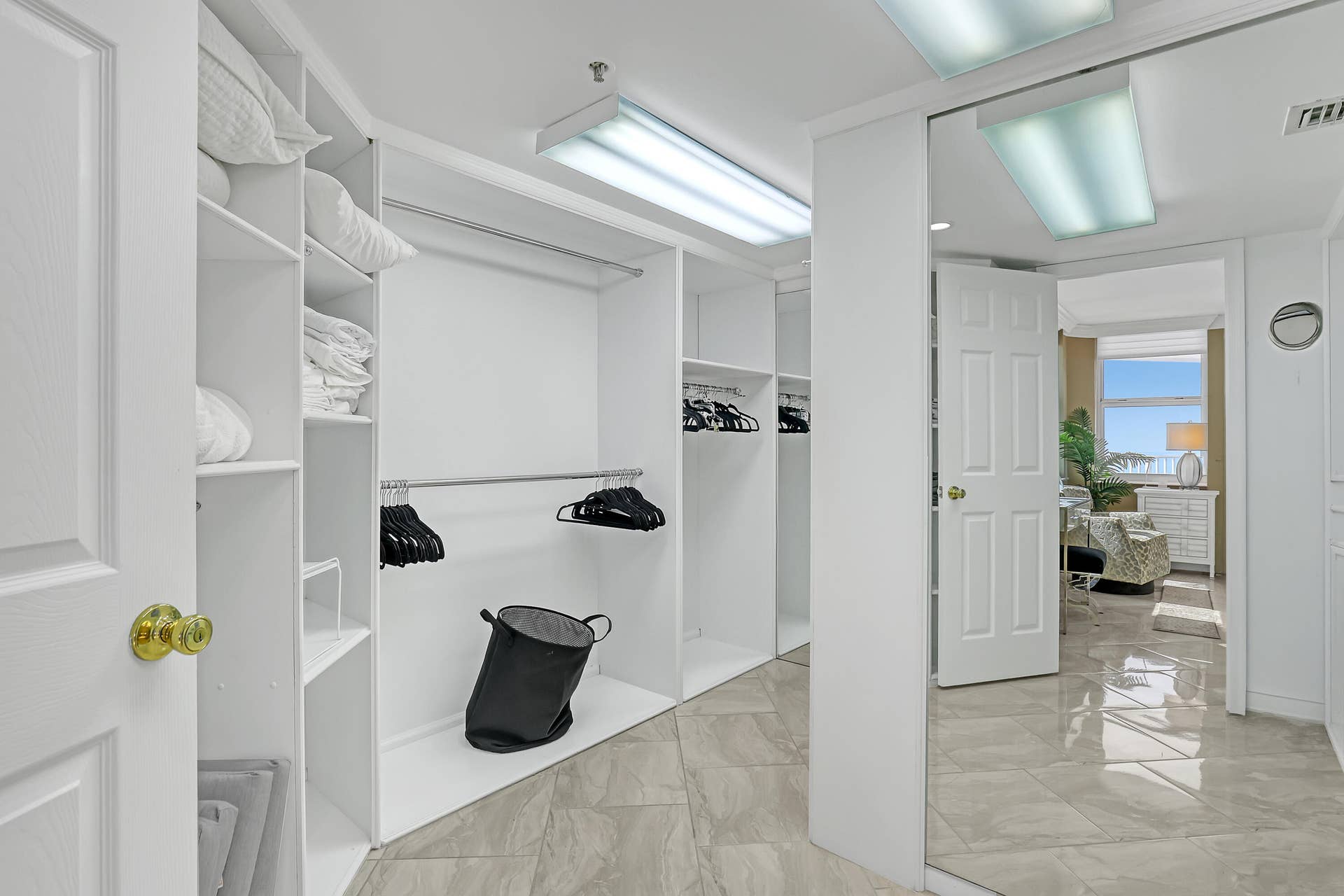 5200 N OCEAN Drive N, #1201, Singer Island, FL 33404 closet