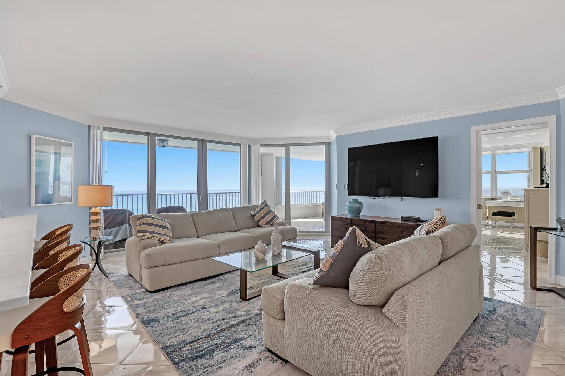 5200 N OCEAN Drive N, #1201, Singer Island, FL 33404 Living room