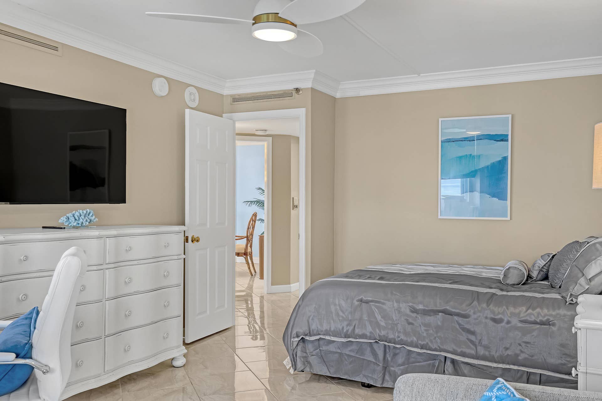 5200 N OCEAN Drive N, #1201, Singer Island, FL 33404 Guest
