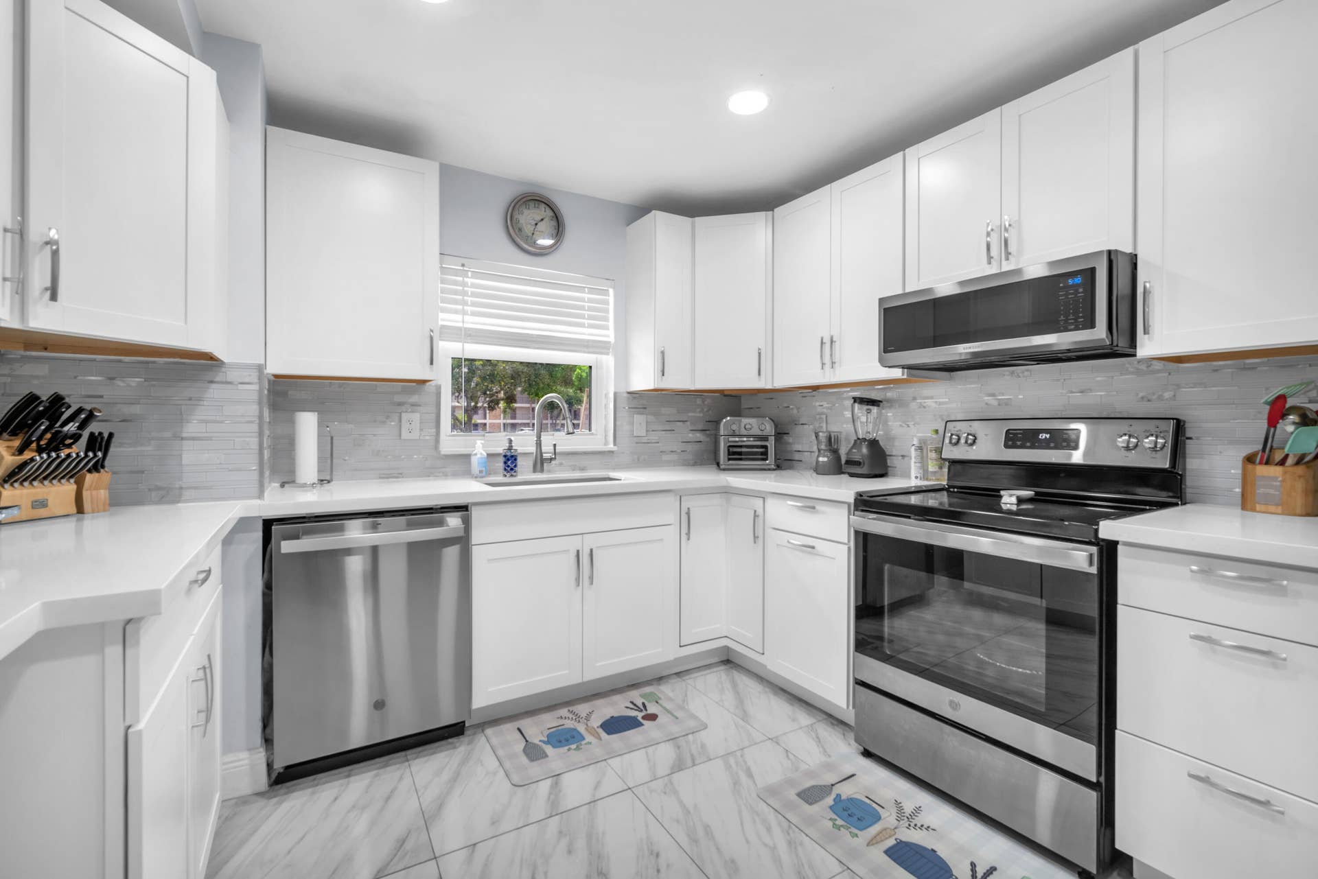 3119 N Palm Aire Kitchen (4)