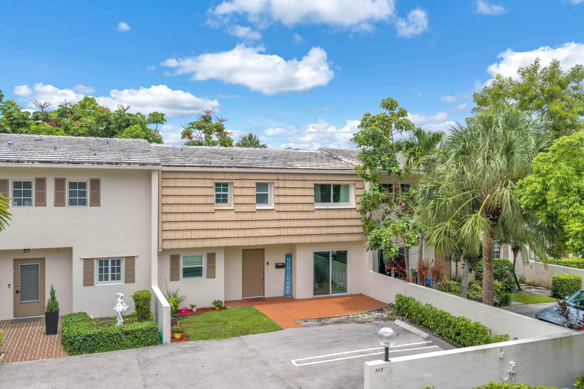 3119 N Palm Aire (21)