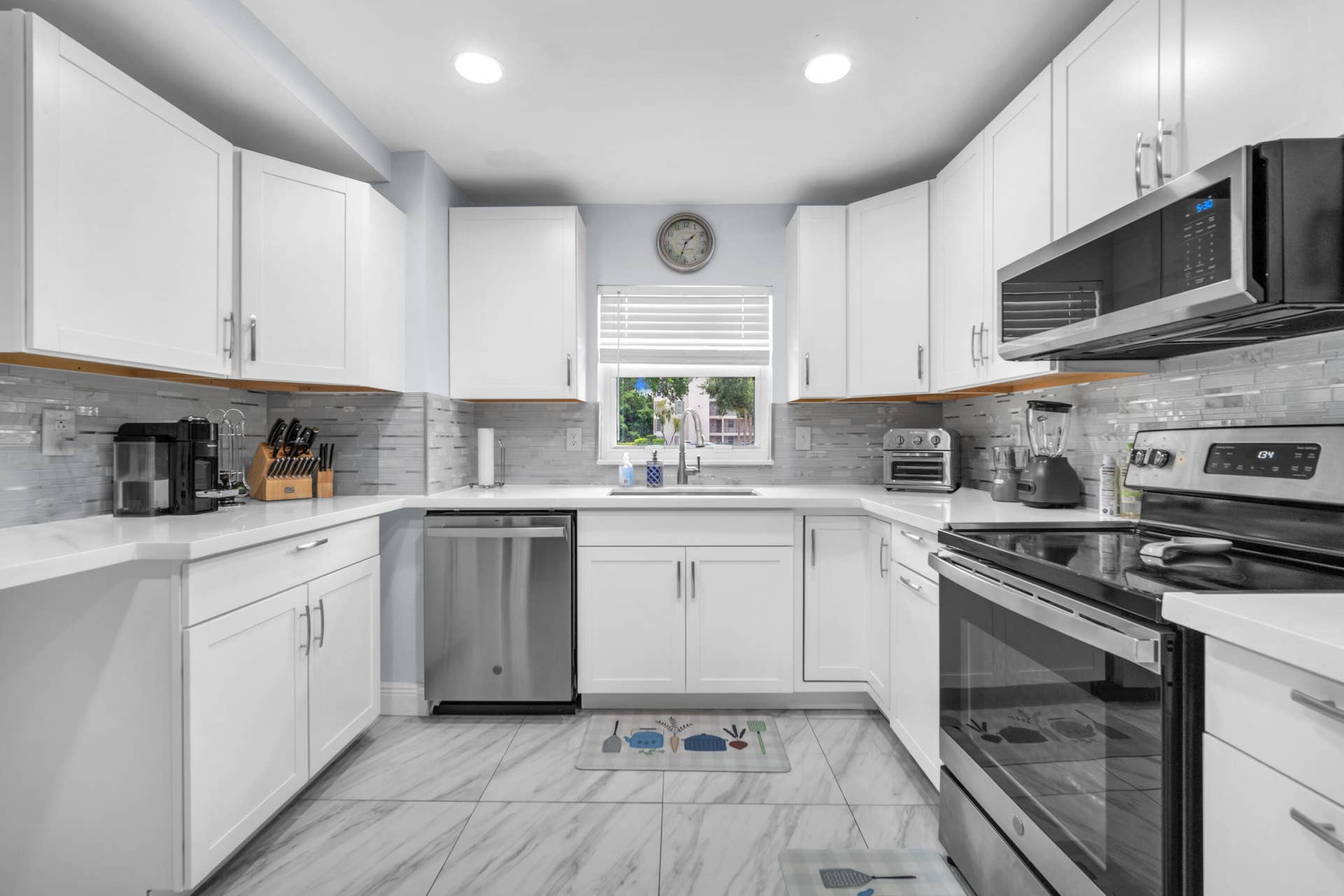 3119 N Palm Aire Kitchen (5)
