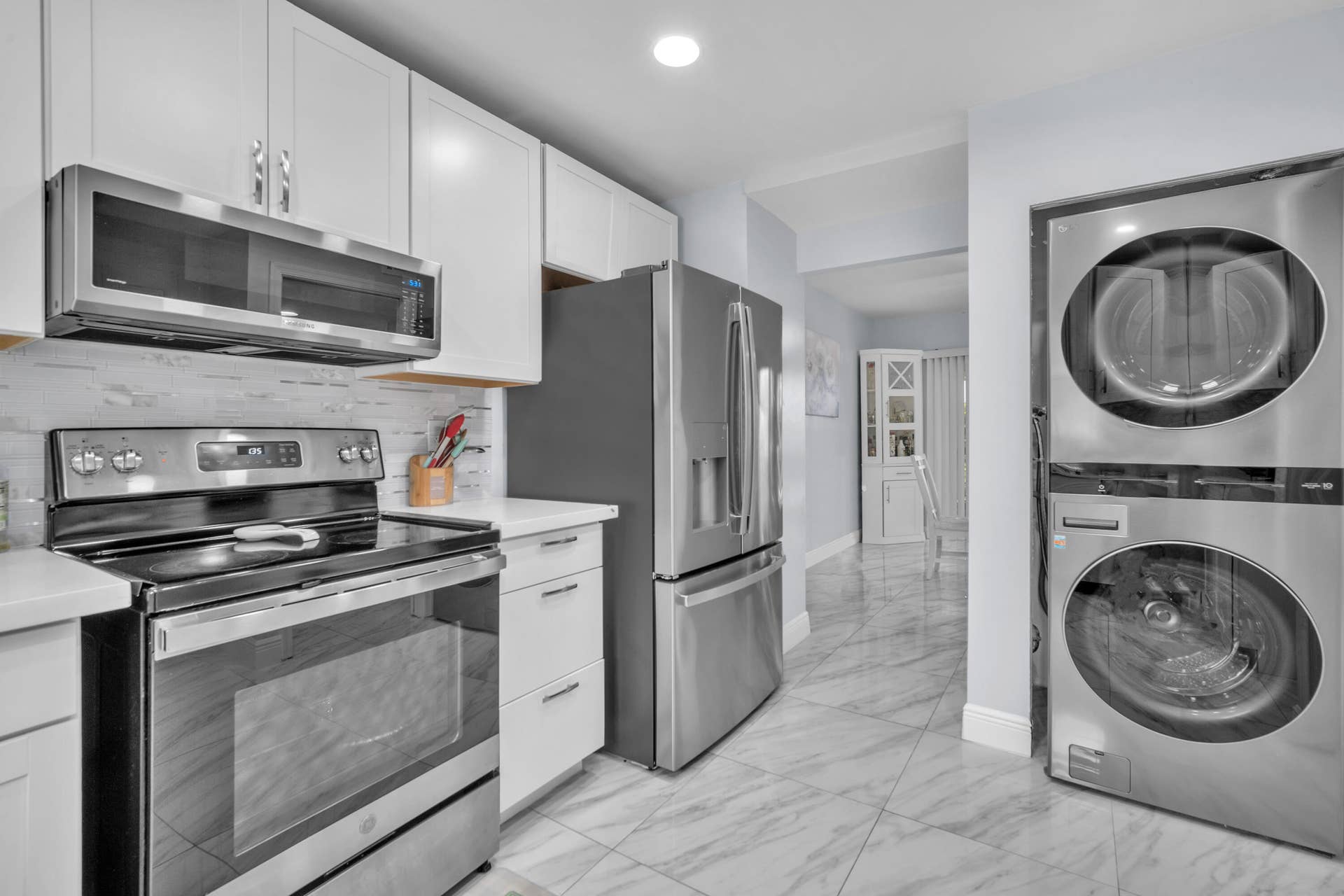 3119 N Palm Aire Kitchen (3)