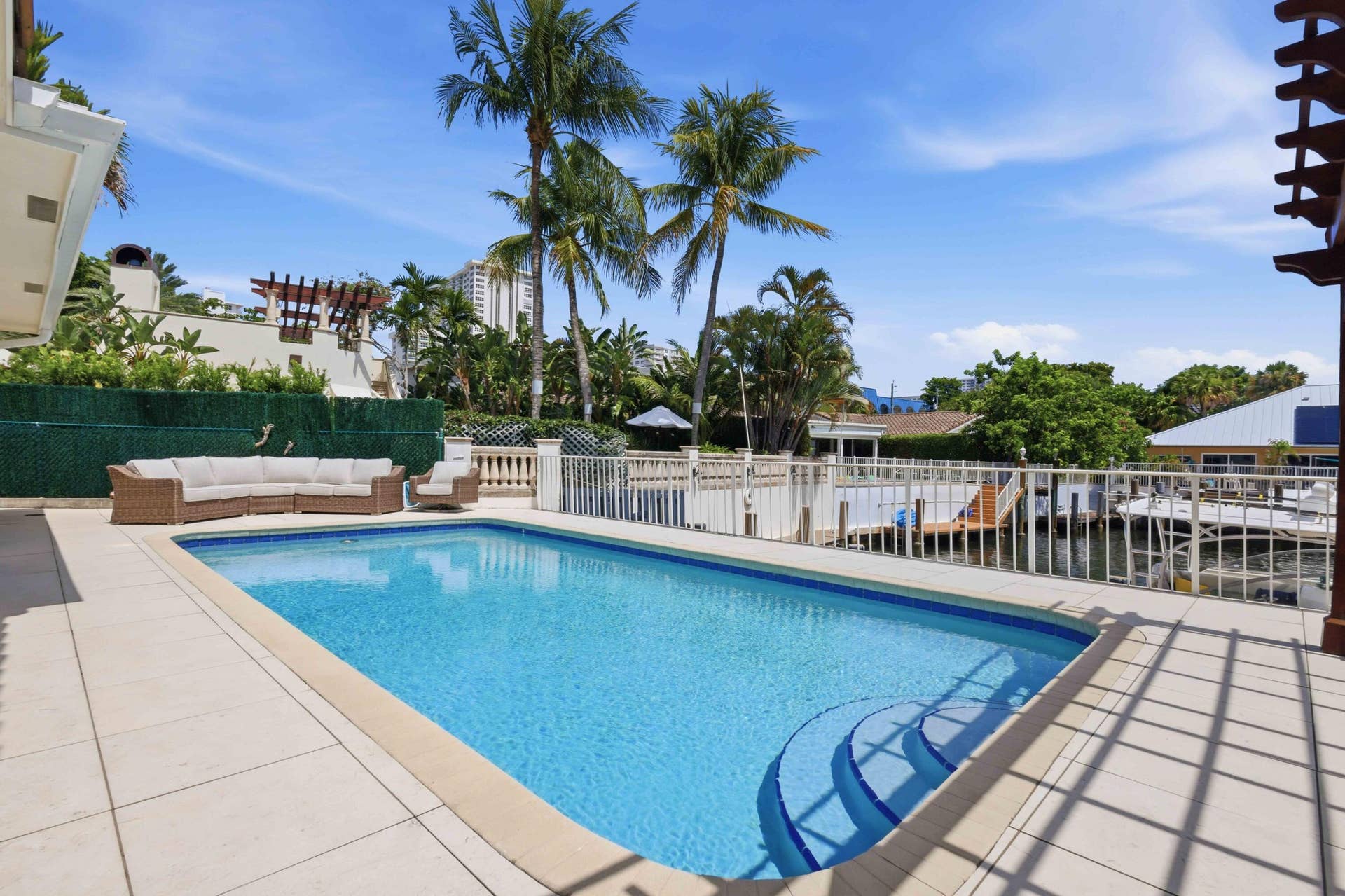 3316 NE 40TH Court, Fort Lauderdale, FL 33308 Pool and dock