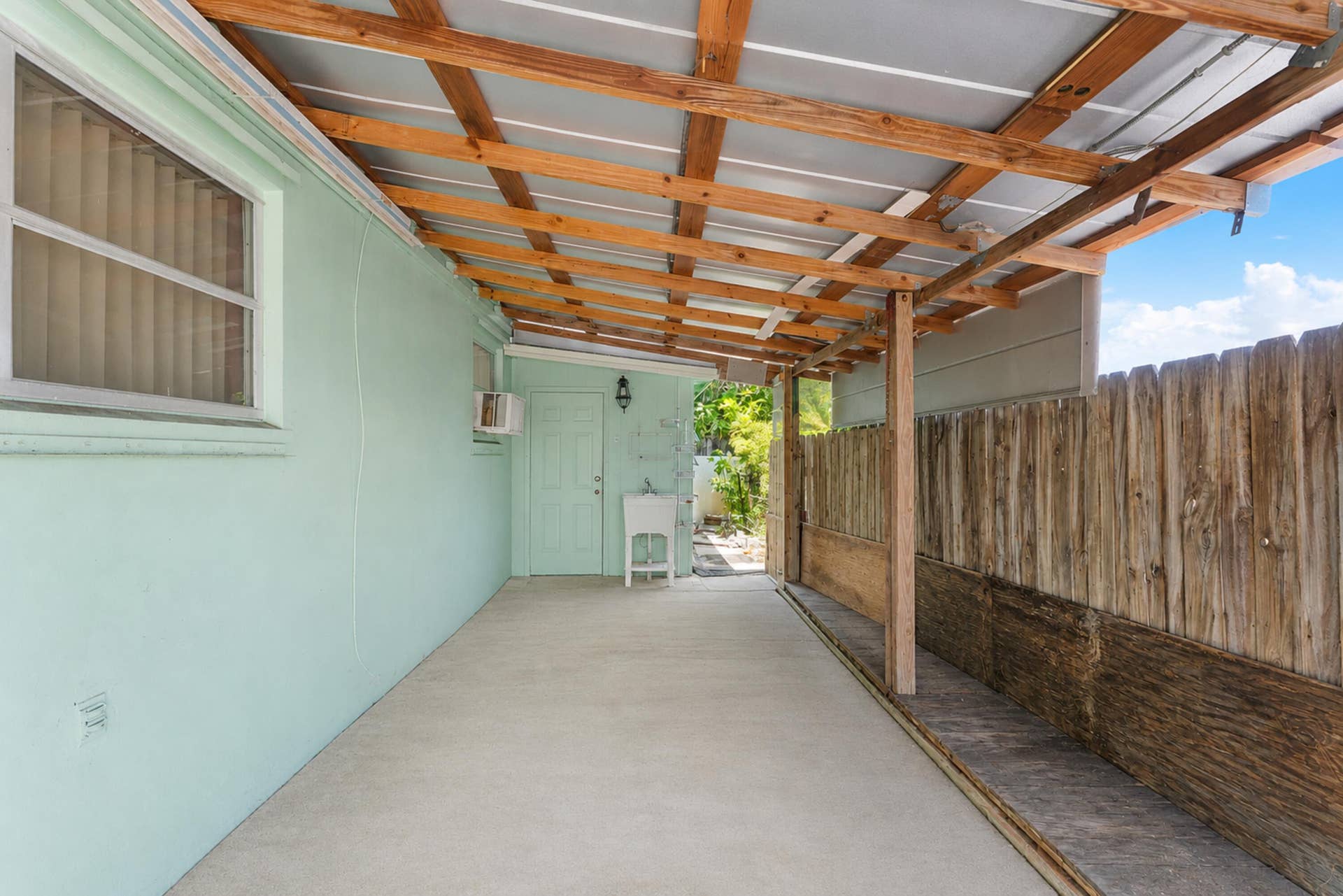 425 CHURCHILL Road, West Palm Beach, FL 33405 5