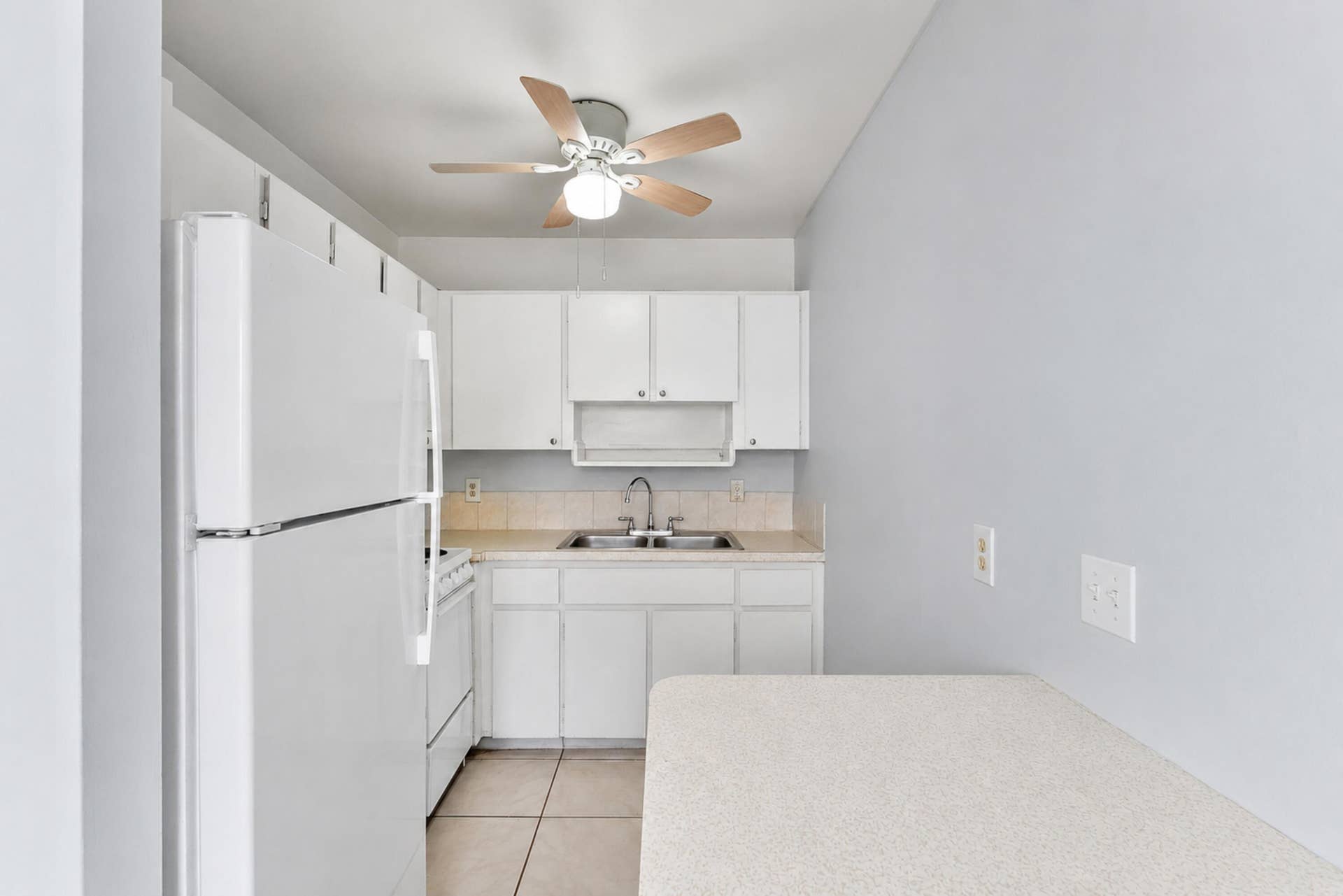425 CHURCHILL Road, West Palm Beach, FL 33405 10