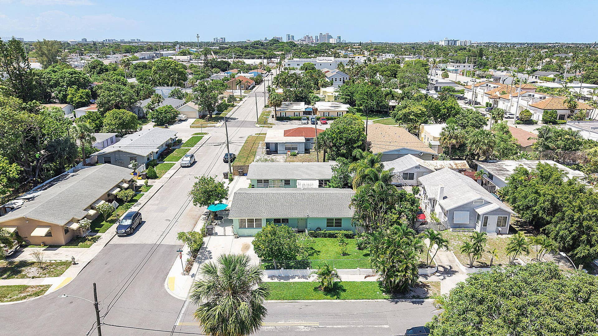 425 CHURCHILL Road, West Palm Beach, FL 33405 17-web-or-mls-DJI_20260629150458_0445_D