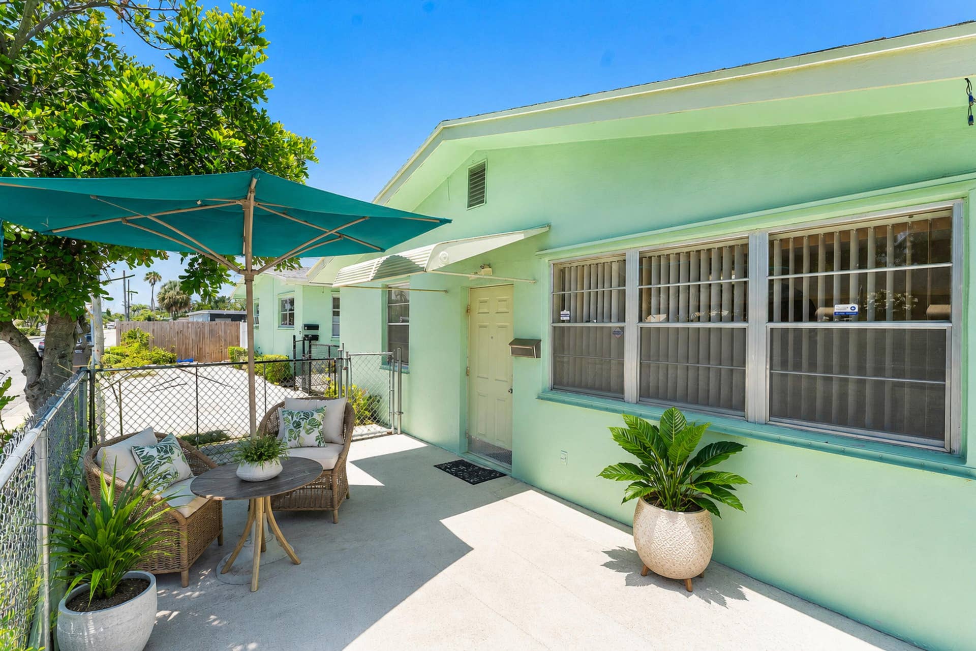 425 CHURCHILL Road, West Palm Beach, FL 33405 29