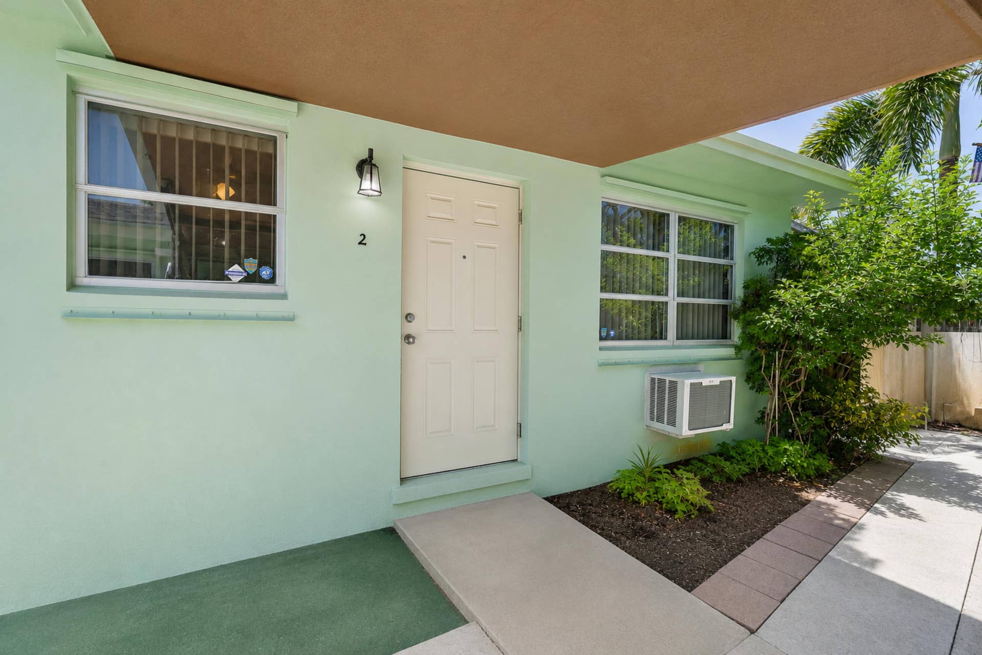 425 CHURCHILL Road, West Palm Beach, FL 33405 4