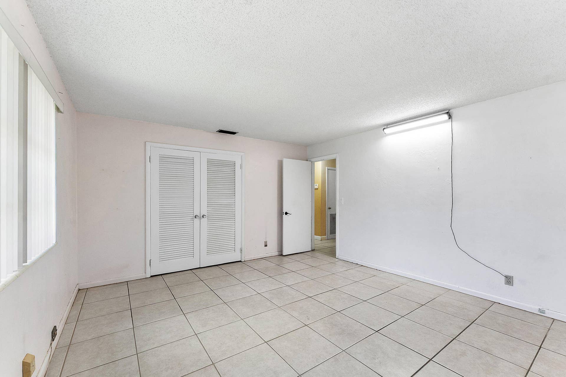 425 CHURCHILL Road, West Palm Beach, FL 33405 33-web-or-mls-DSC01916