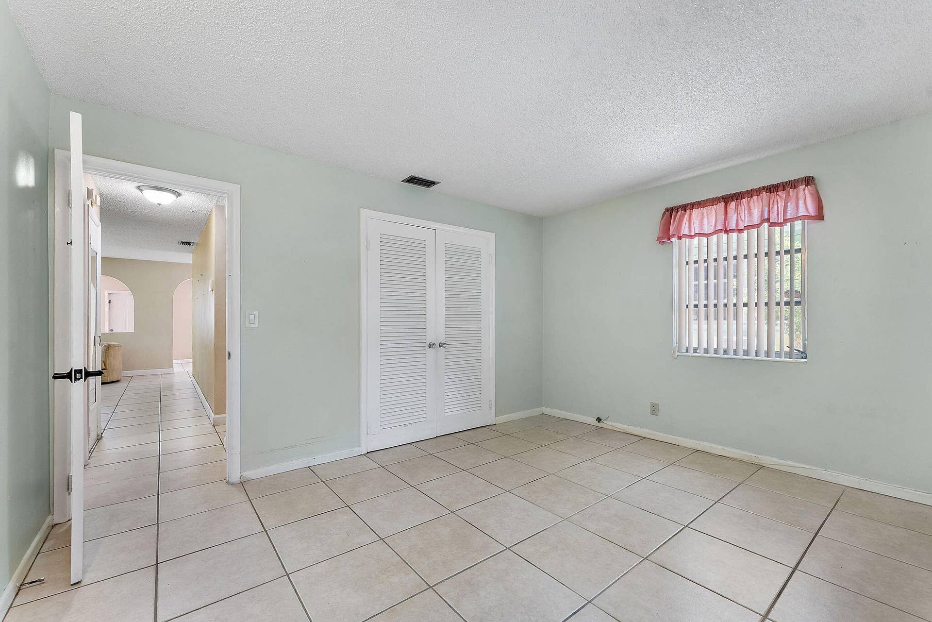 425 CHURCHILL Road, West Palm Beach, FL 33405 36-web-or-mls-DSC01929