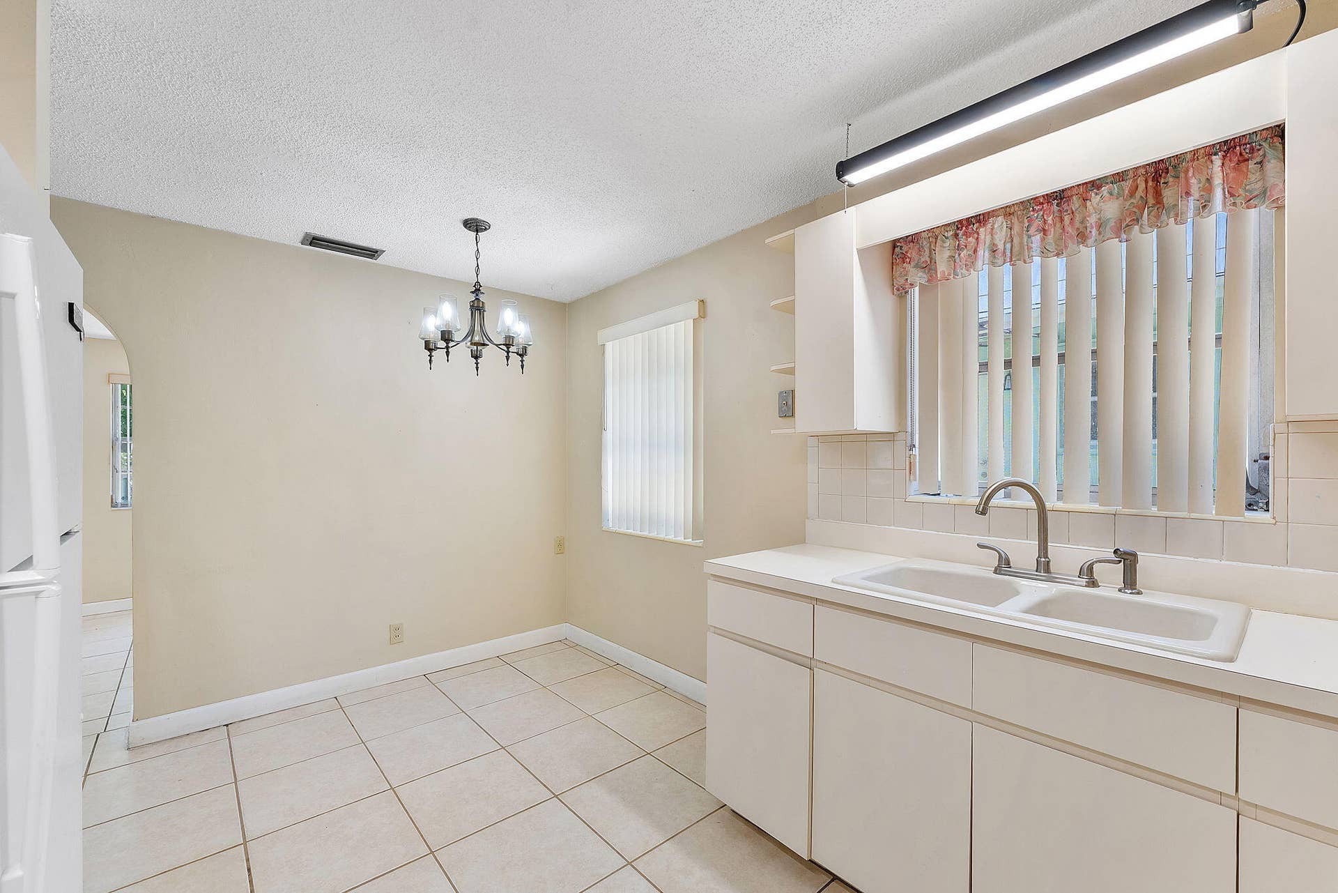 425 CHURCHILL Road, West Palm Beach, FL 33405 31-web-or-mls-DSC01906