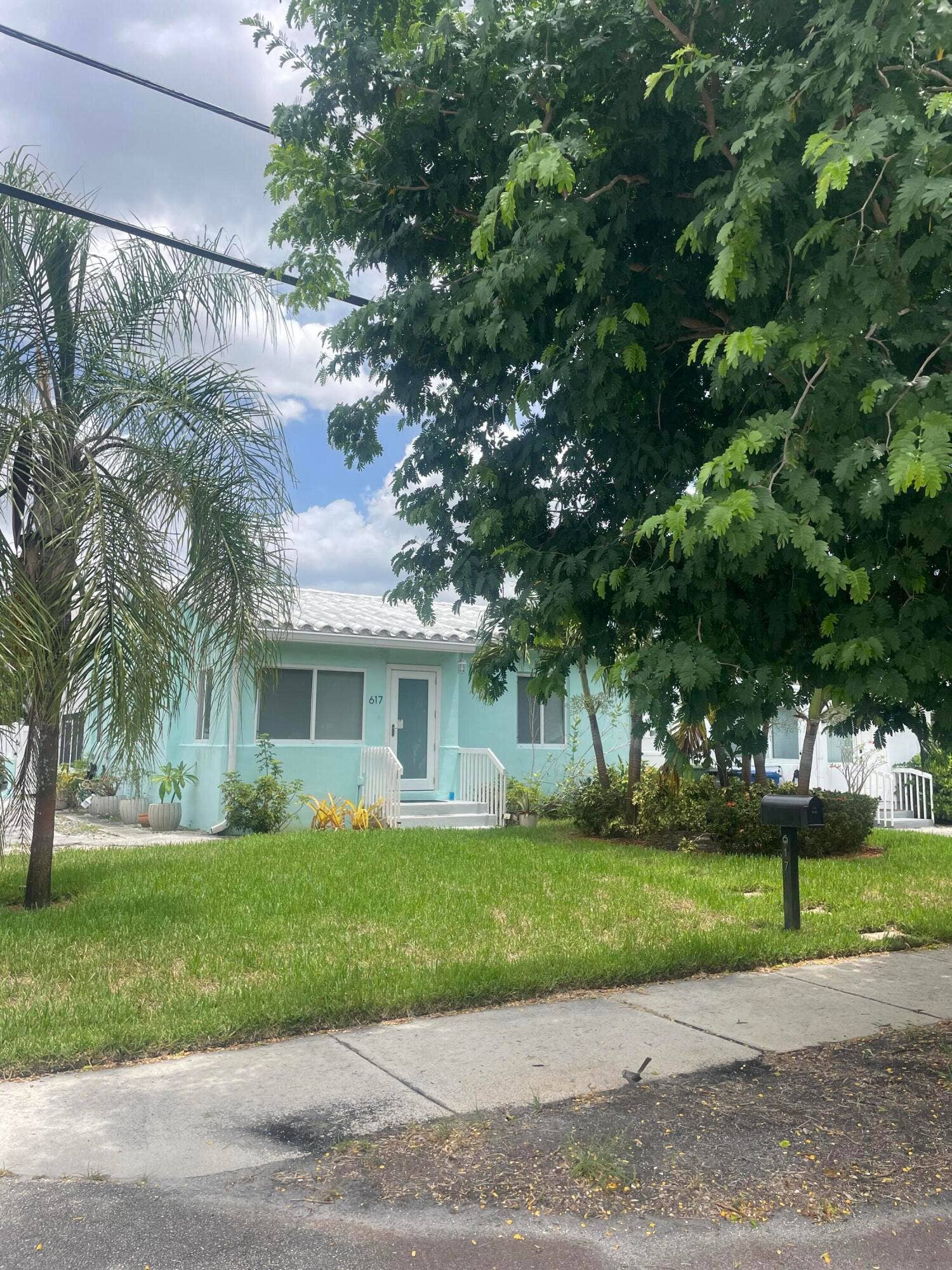 617 SW 9TH Street, Fort Lauderdale, FL 33315 exterior