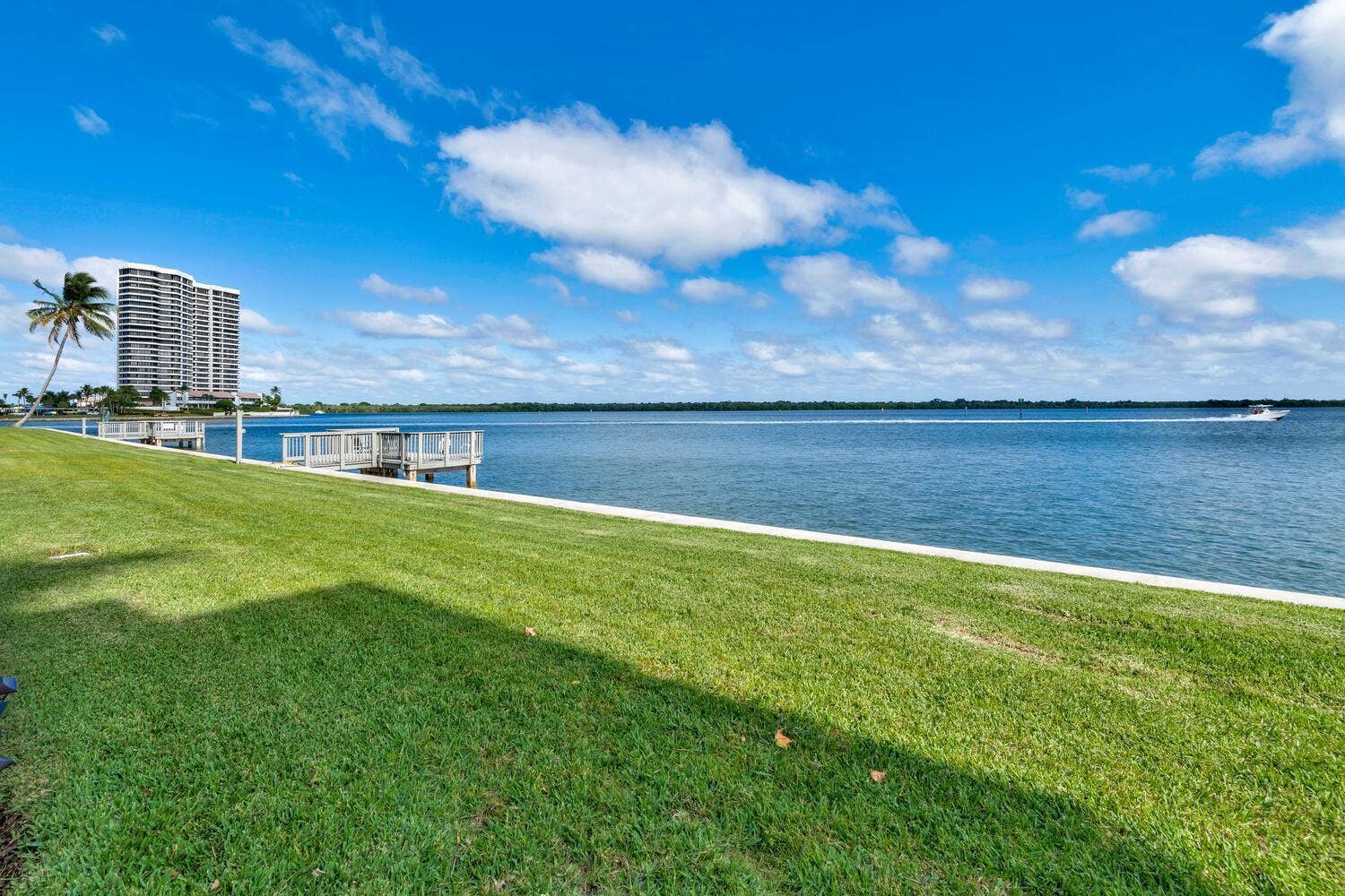 52 Yacht Club Drive, #309, North Palm Beach, FL 33408 52 Yacht Club Dr Apt 309 North-large-006