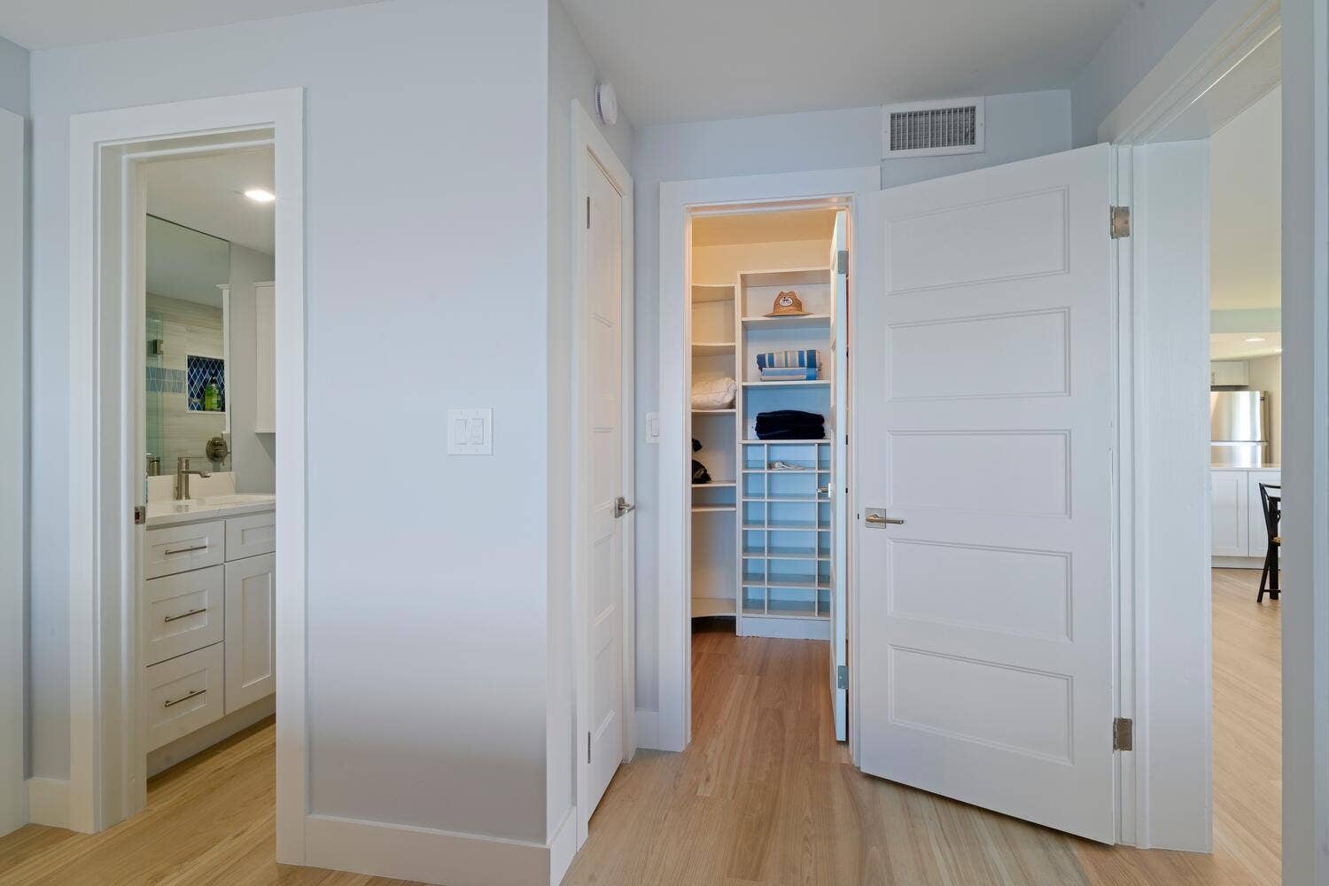 52 Yacht Club Drive, #309, North Palm Beach, FL 33408 52 Yacht Club Dr Apt 309 North-large-023