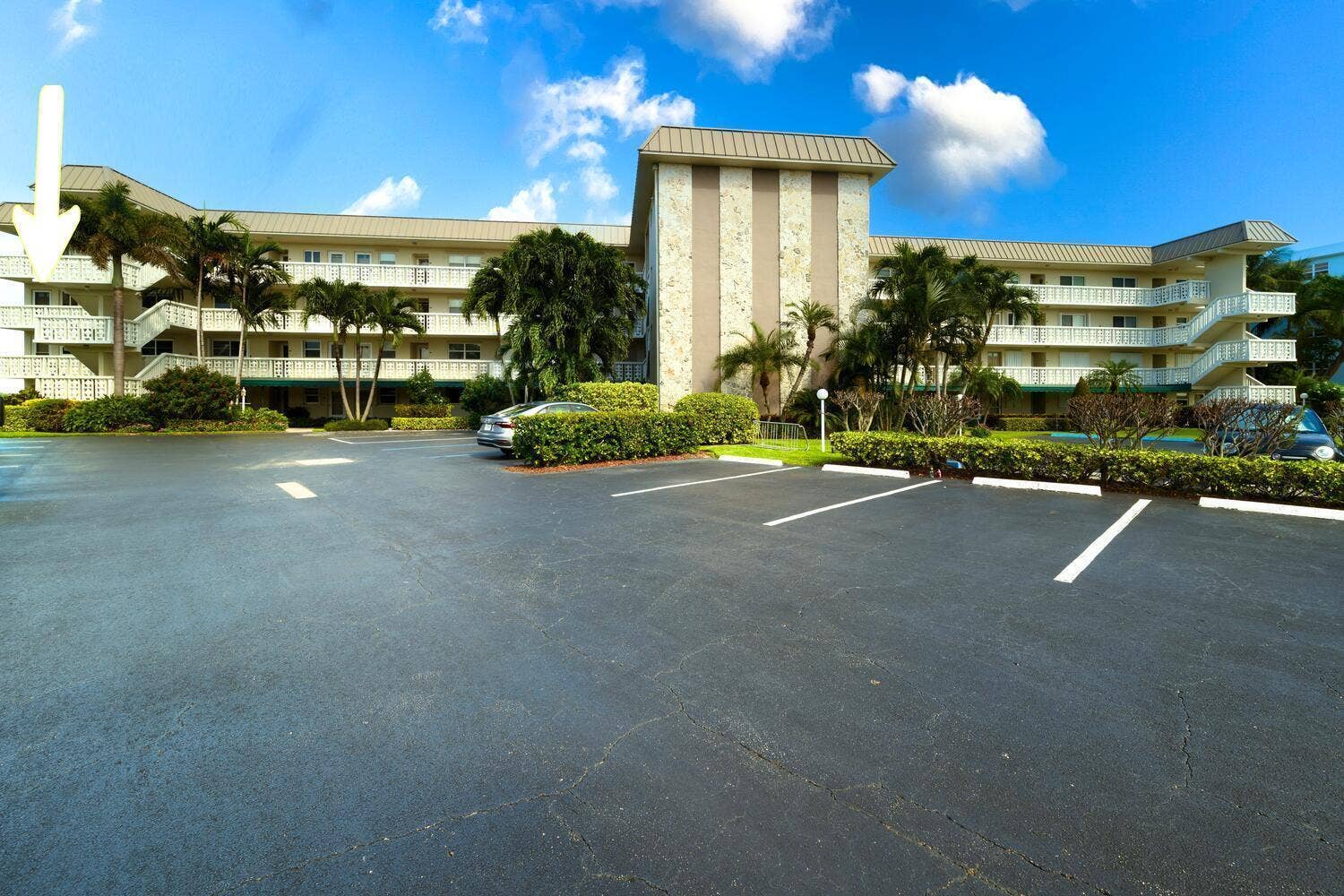 52 Yacht Club Drive, #309, North Palm Beach, FL 33408 52 Yacht Club Dr Apt 309 North-large-008