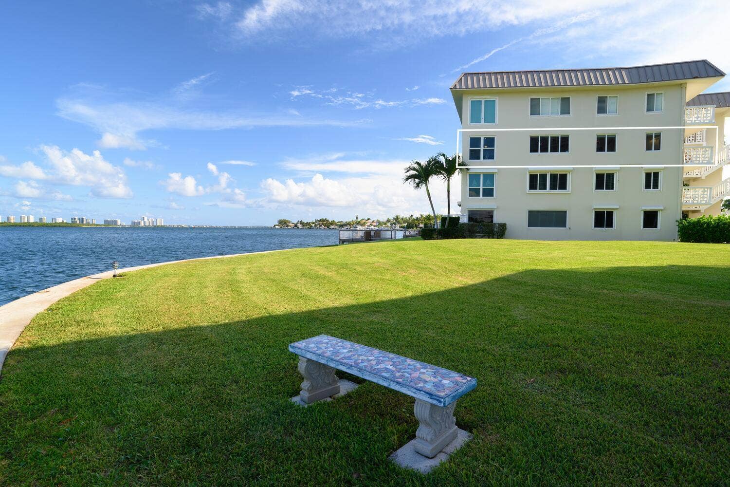 52 Yacht Club Drive, #309, North Palm Beach, FL 33408 52 Yacht Club Dr Apt 309 North-large-031