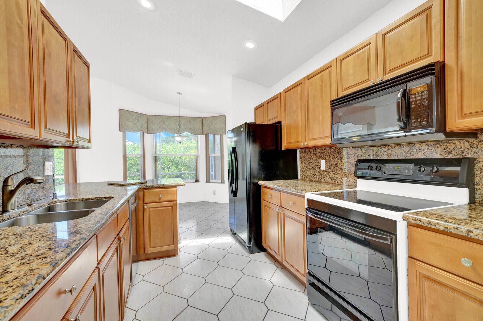8799 Sonoma Lake Boulevard, Boca Raton, FL 33434 Kitchen
