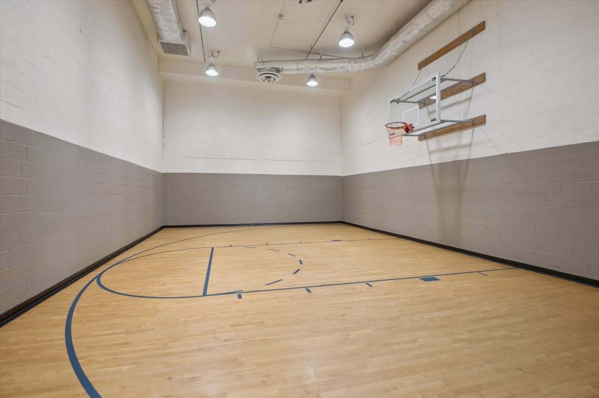 2 Story Gym/Basketball