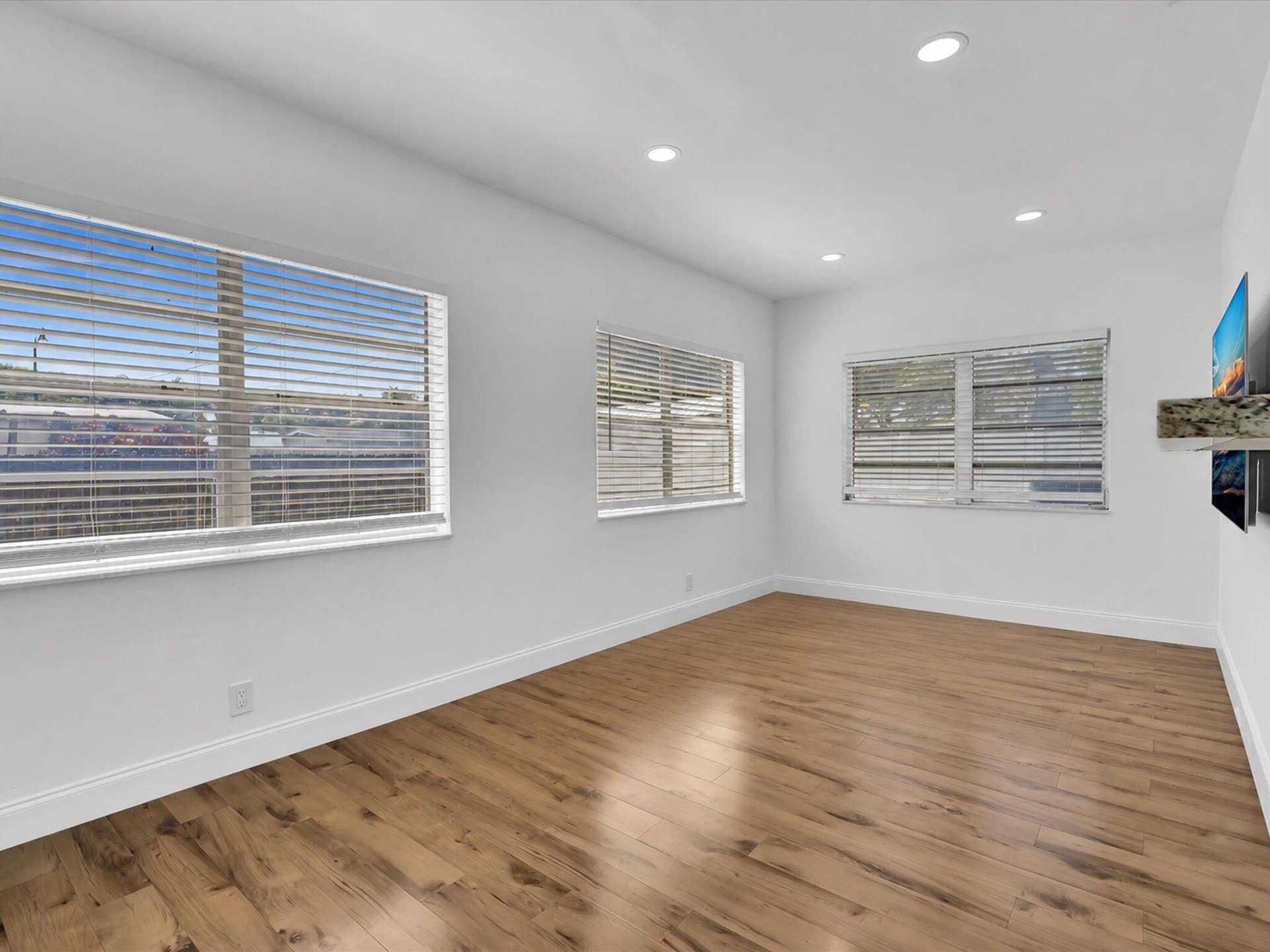Virtually decluttered  furniture removed
