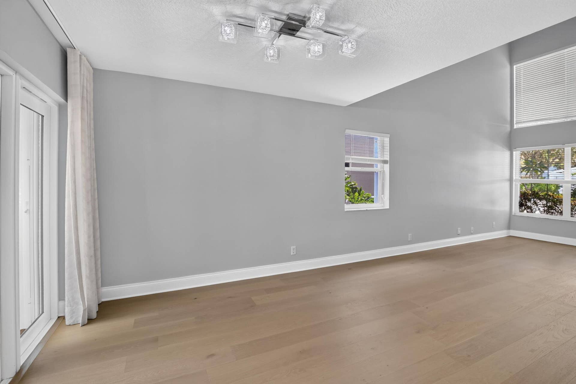 9444 NW 8th Circle, Plantation, FL 33324 10-web-or-mls-_A7A0492
