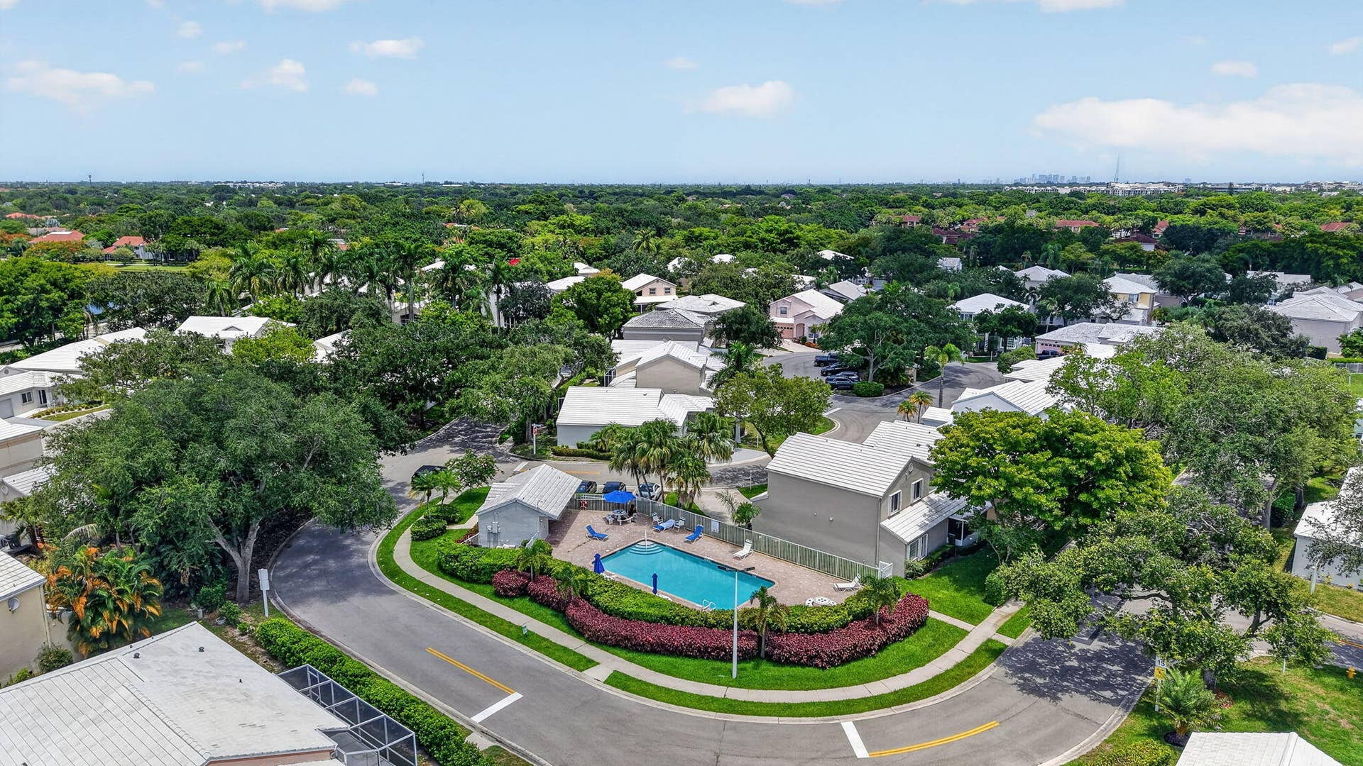 9444 NW 8th Circle, Plantation, FL 33324 55-web-or-mls-DJI_20260715135725_0136_D