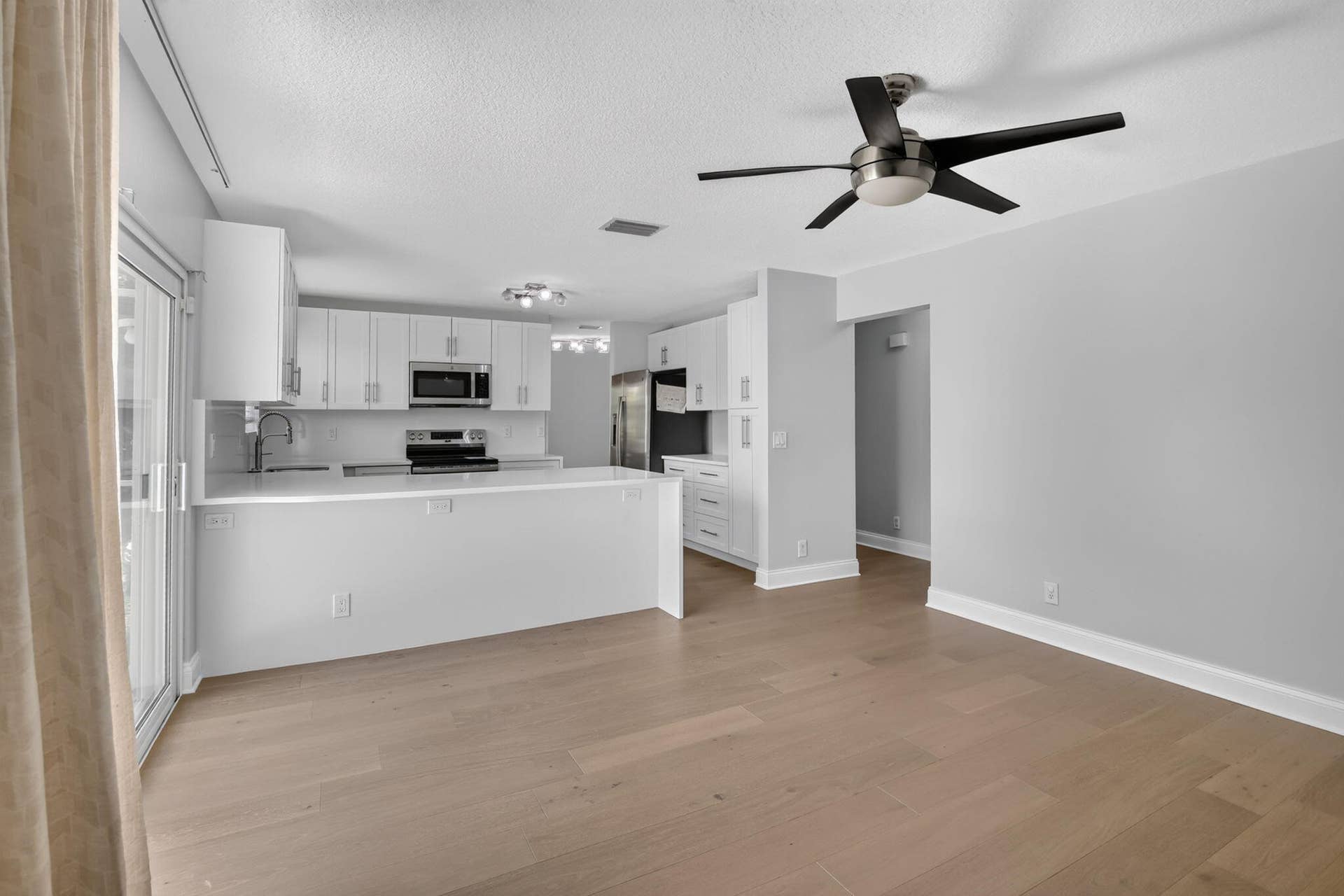 9444 NW 8th Circle, Plantation, FL 33324 17-web-or-mls-_A7A0527