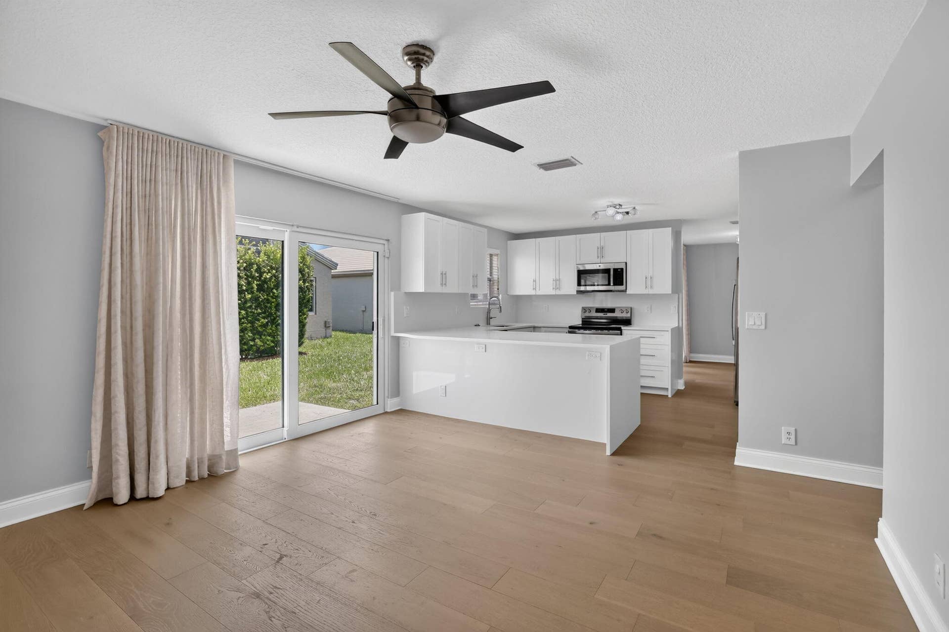 9444 NW 8th Circle, Plantation, FL 33324 16-web-or-mls-_A7A0522
