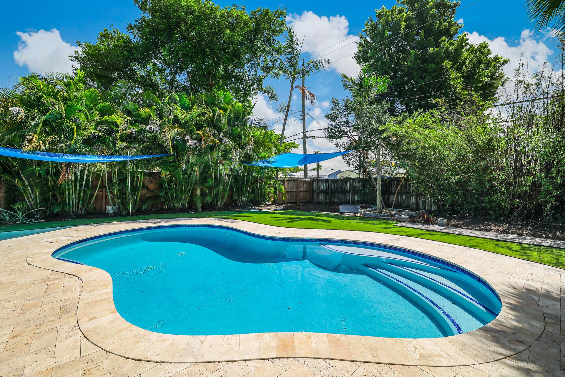 1432 NE 2ND Avenue, Fort Lauderdale, FL 33304 Tropical Oasis w/pool and hot tub