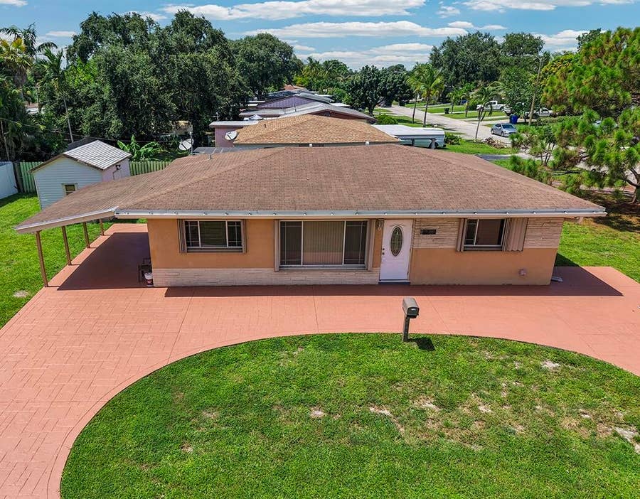 Property photo for 2100 N 57TH Avenue, Hollywood, FL