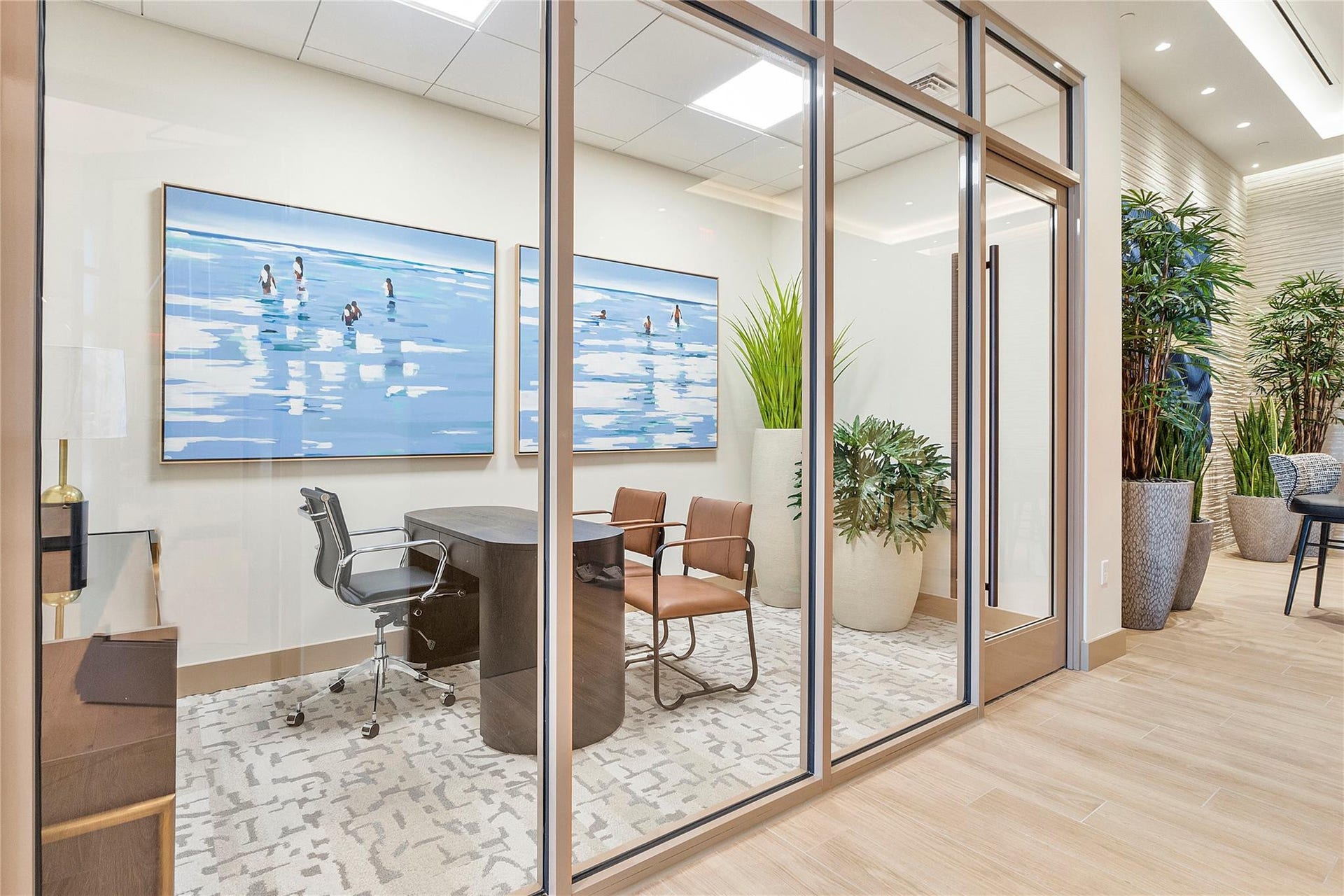 153 N Seabreeze Boulevard N, #1803, Fort Lauderdale, FL 33304 This office is availbel for all residents to use for privacy and wifi